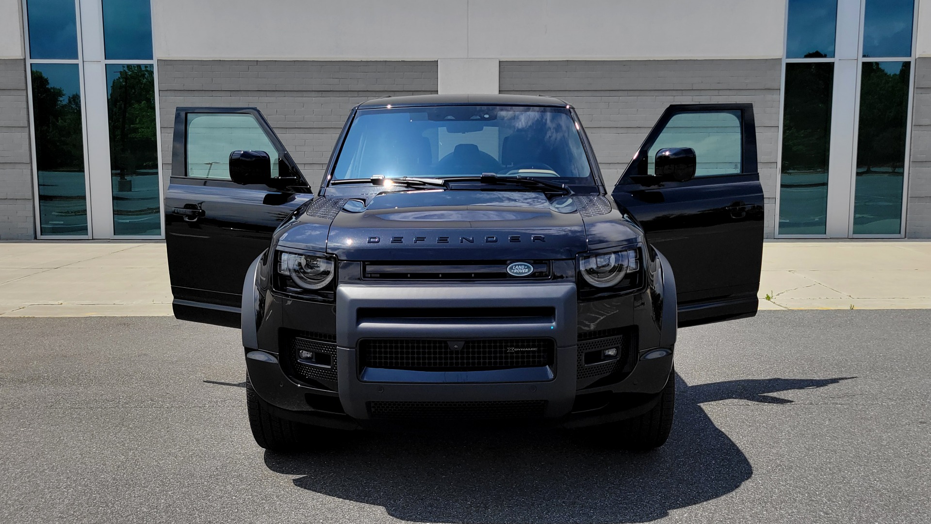 Used 2022 Land Rover DEFENDER X-DYNAMIC SE / NAV / SUNROOF / AIR SUSPENSION PKG / ADAPT CRUISE for sale $104,900 at Formula Imports in Charlotte NC 28227 12
