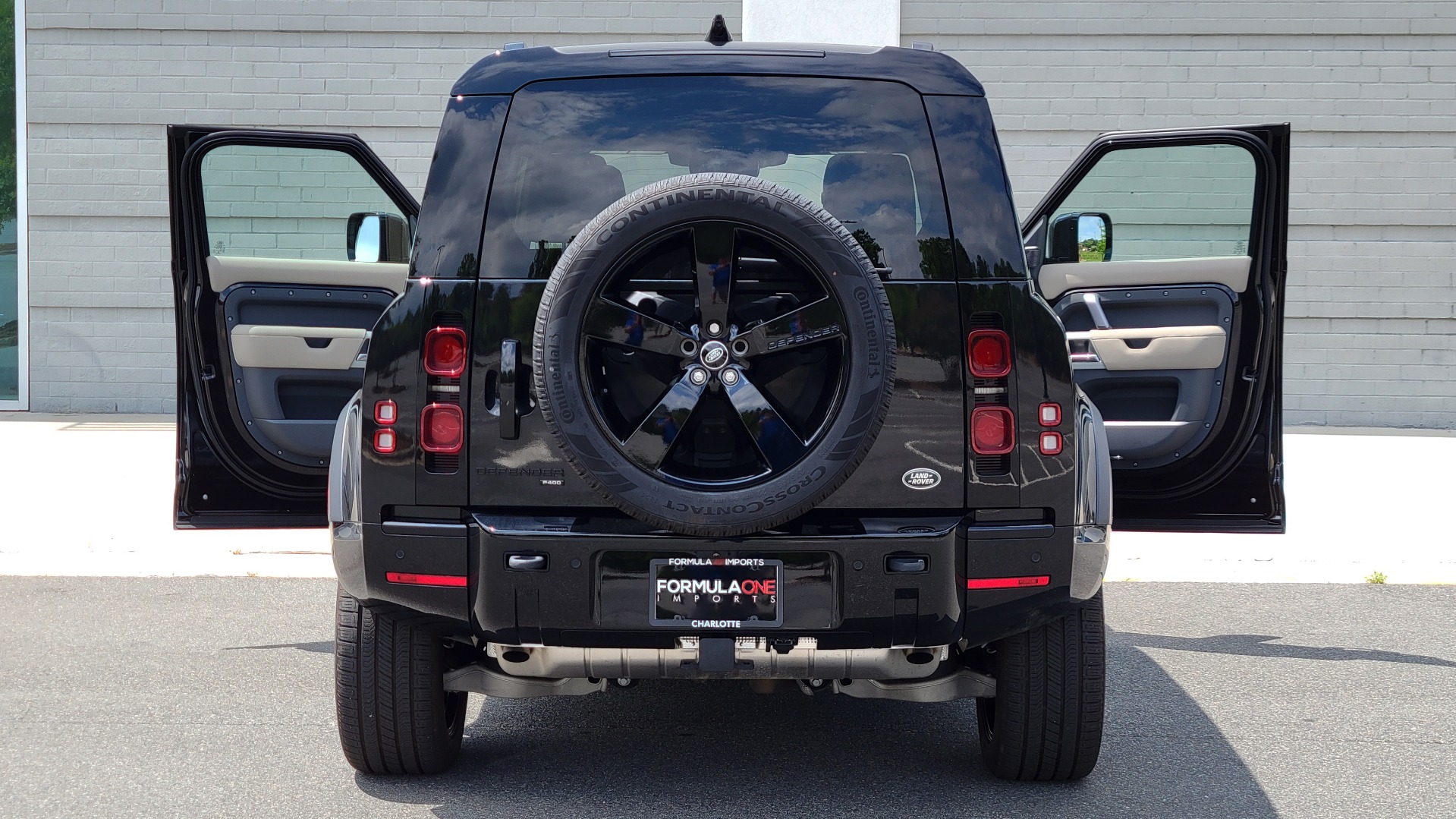 Used 2022 Land Rover DEFENDER X-DYNAMIC SE / NAV / SUNROOF / AIR SUSPENSION PKG / ADAPT CRUISE for sale $104,900 at Formula Imports in Charlotte NC 28227 13