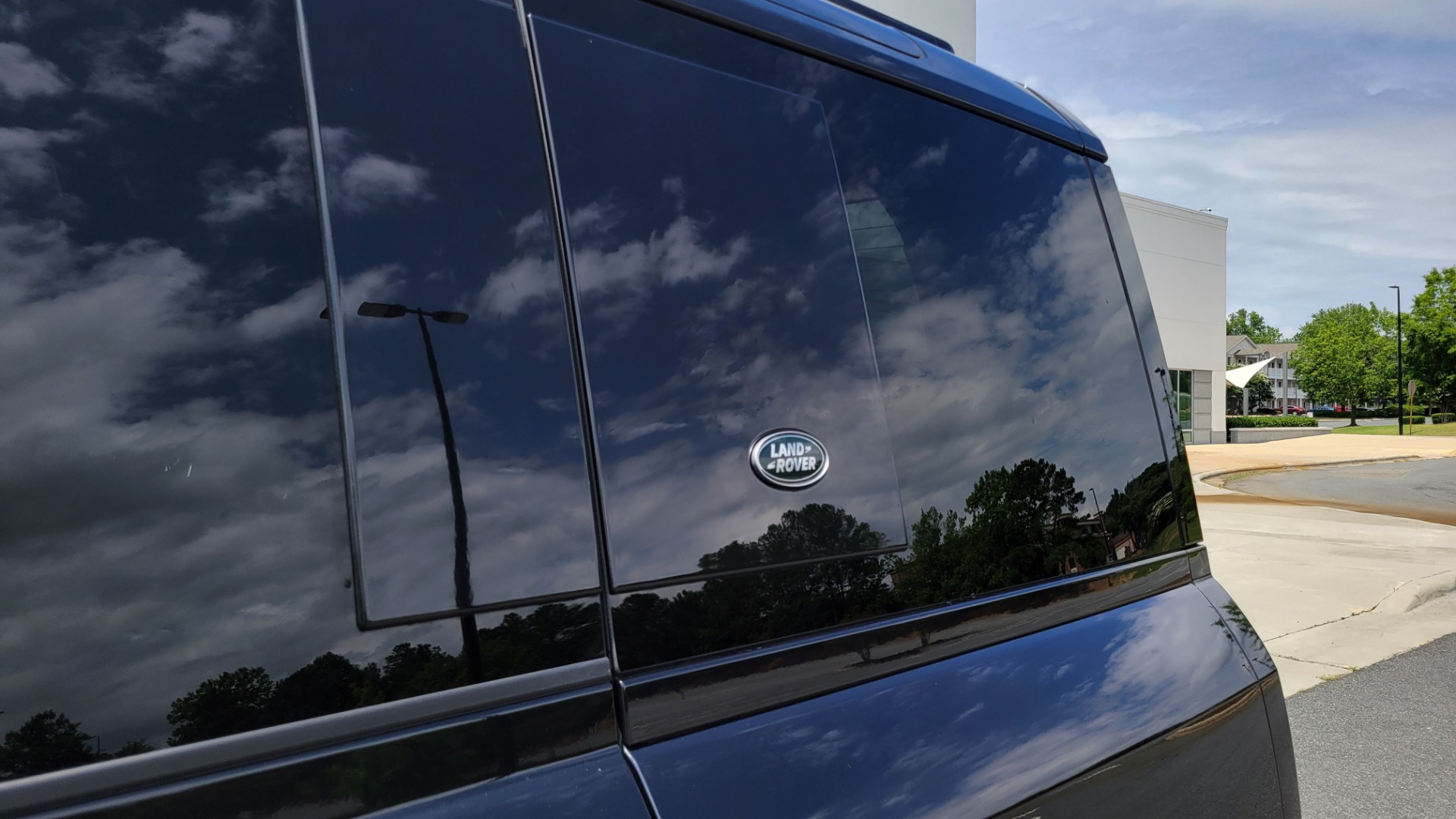 Used 2022 Land Rover DEFENDER X-DYNAMIC SE / NAV / SUNROOF / AIR SUSPENSION PKG / ADAPT CRUISE for sale $104,900 at Formula Imports in Charlotte NC 28227 14