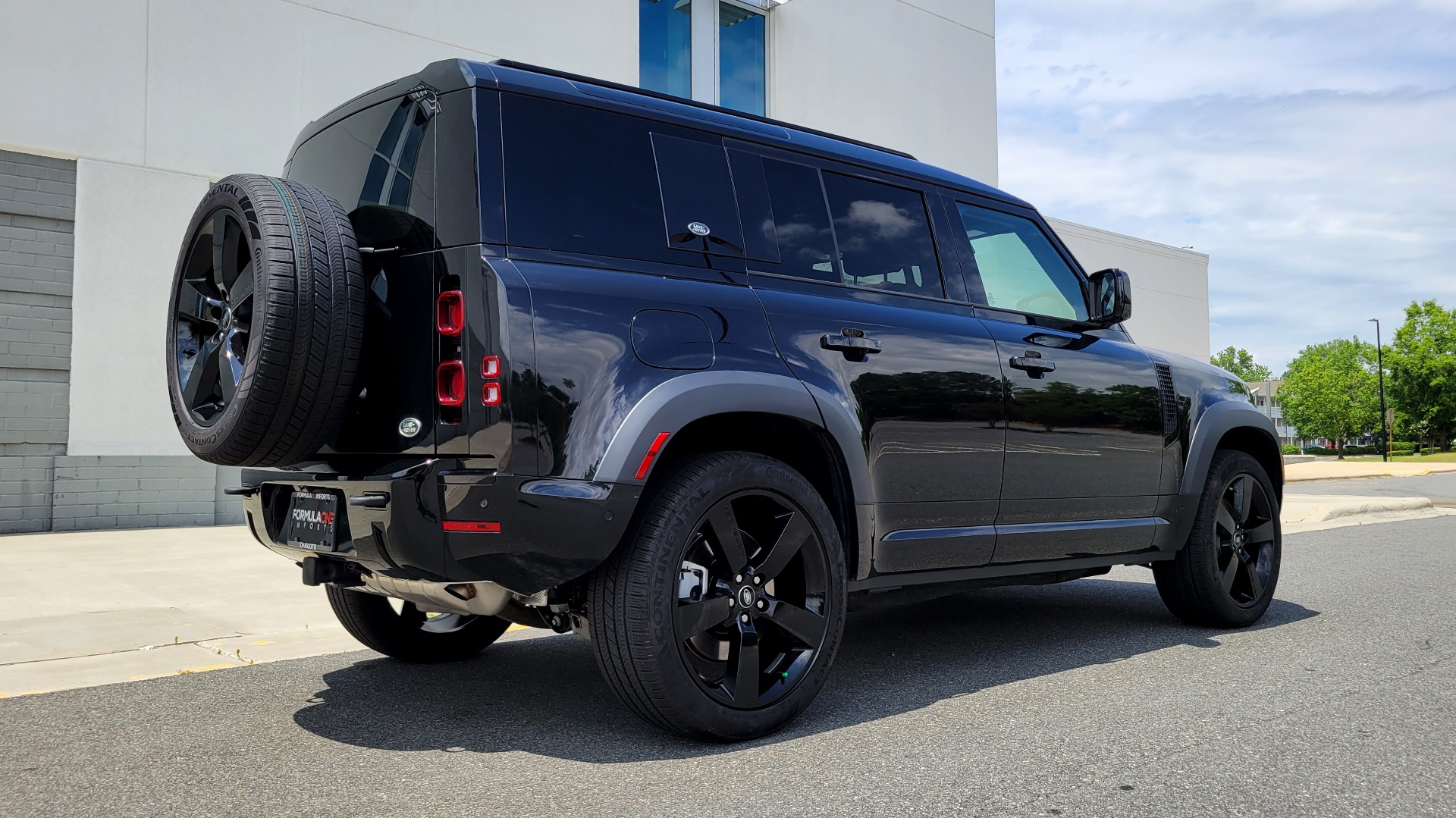 Used 2022 Land Rover DEFENDER X-DYNAMIC SE / NAV / SUNROOF / AIR SUSPENSION PKG / ADAPT CRUISE for sale $104,900 at Formula Imports in Charlotte NC 28227 2