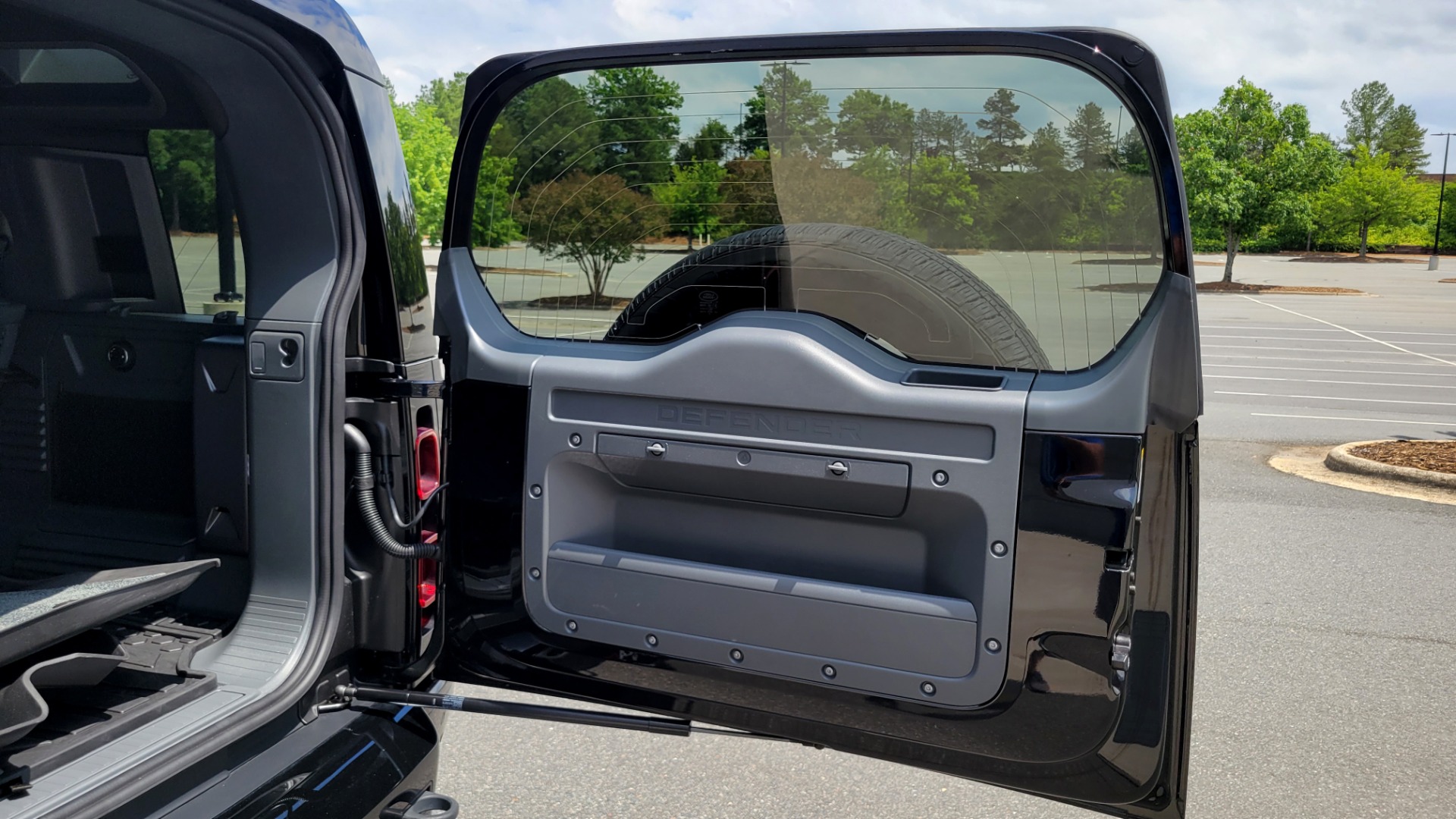 Used 2022 Land Rover DEFENDER X-DYNAMIC SE / NAV / SUNROOF / AIR SUSPENSION PKG / ADAPT CRUISE for sale $104,900 at Formula Imports in Charlotte NC 28227 22