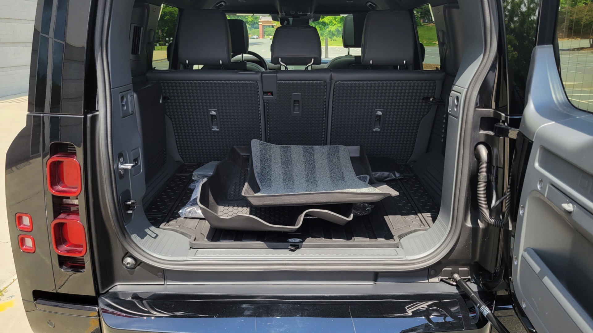 Used 2022 Land Rover DEFENDER X-DYNAMIC SE / NAV / SUNROOF / AIR SUSPENSION PKG / ADAPT CRUISE for sale $104,900 at Formula Imports in Charlotte NC 28227 23
