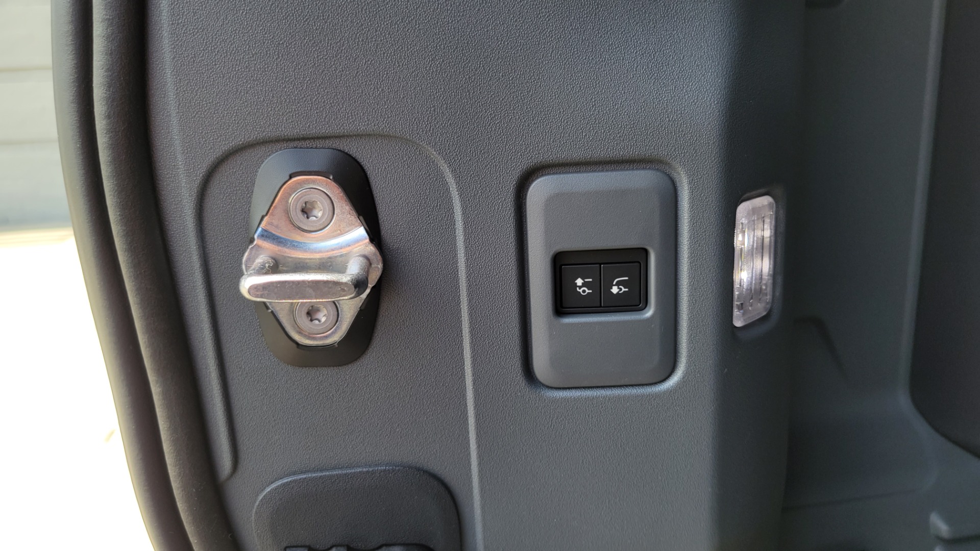 Used 2022 Land Rover DEFENDER X-DYNAMIC SE / NAV / SUNROOF / AIR SUSPENSION PKG / ADAPT CRUISE for sale $104,900 at Formula Imports in Charlotte NC 28227 25