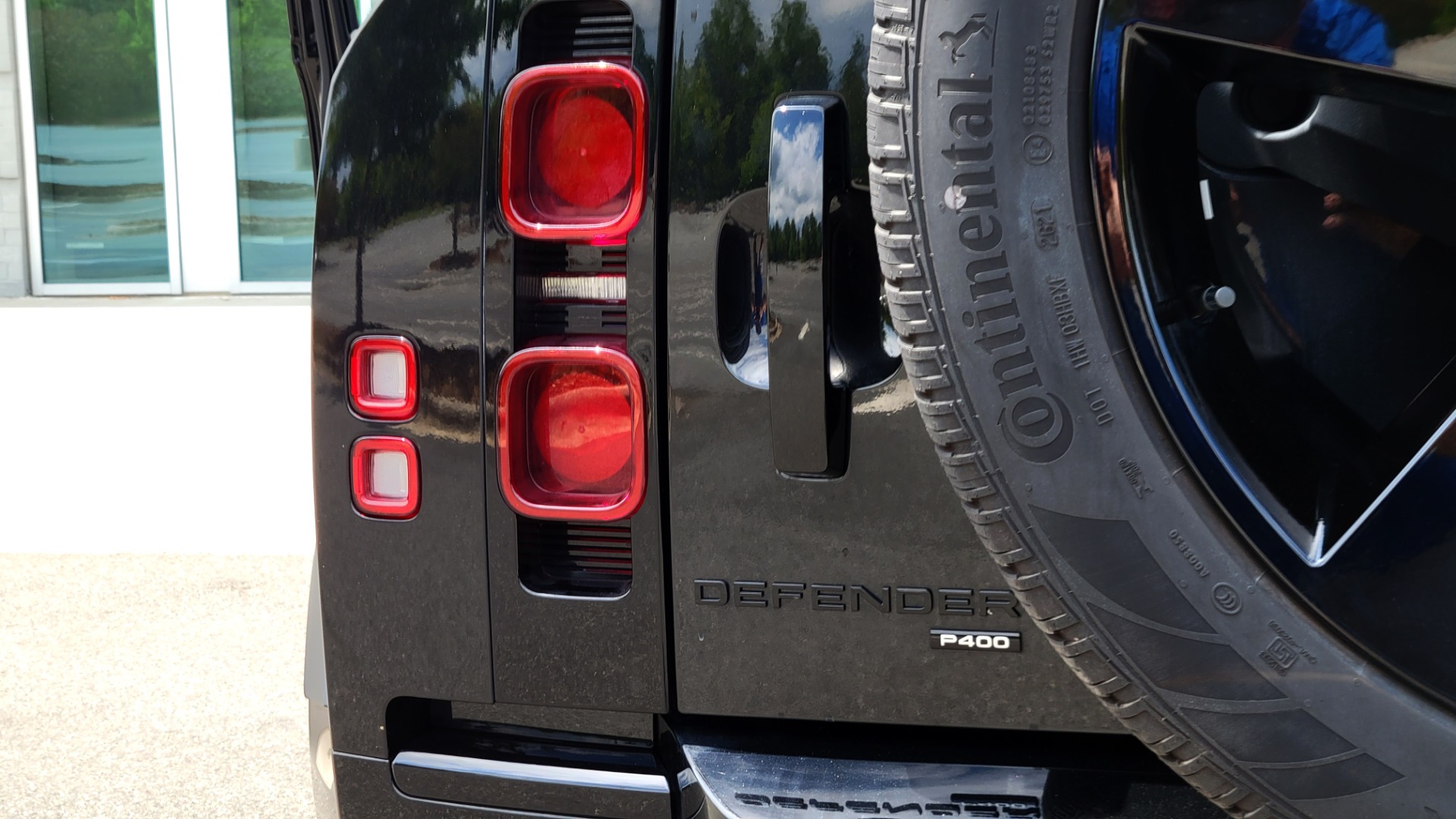 Used 2022 Land Rover DEFENDER X-DYNAMIC SE / NAV / SUNROOF / AIR SUSPENSION PKG / ADAPT CRUISE for sale $104,900 at Formula Imports in Charlotte NC 28227 42