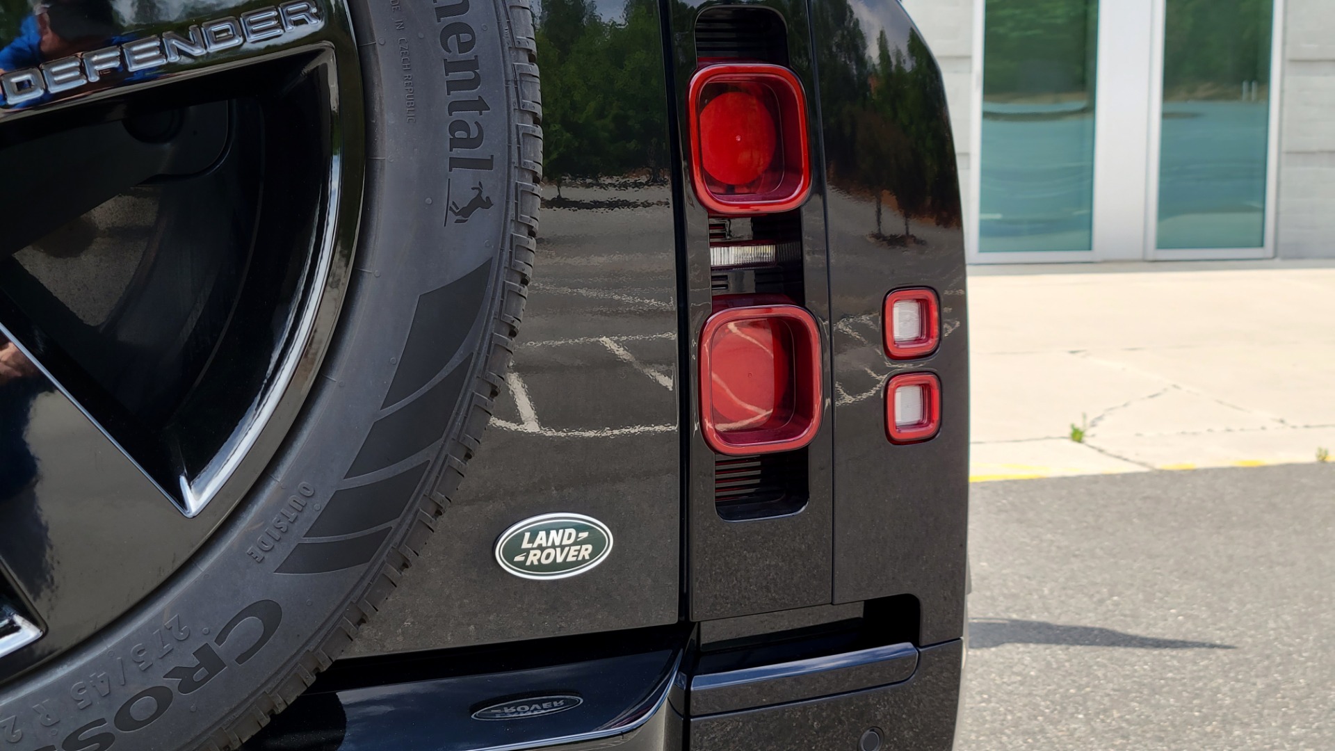 Used 2022 Land Rover DEFENDER X-DYNAMIC SE / NAV / SUNROOF / AIR SUSPENSION PKG / ADAPT CRUISE for sale $104,900 at Formula Imports in Charlotte NC 28227 43