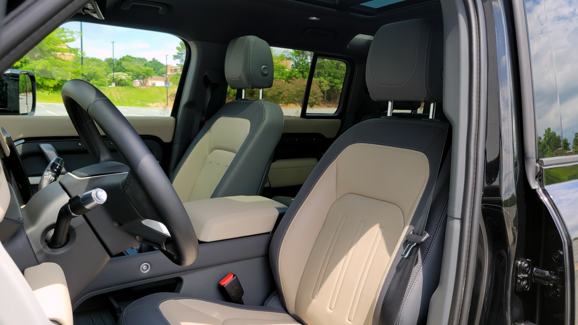 Used 2022 Land Rover DEFENDER X-DYNAMIC SE / NAV / SUNROOF / AIR SUSPENSION PKG / ADAPT CRUISE for sale $104,900 at Formula Imports in Charlotte NC 28227 49