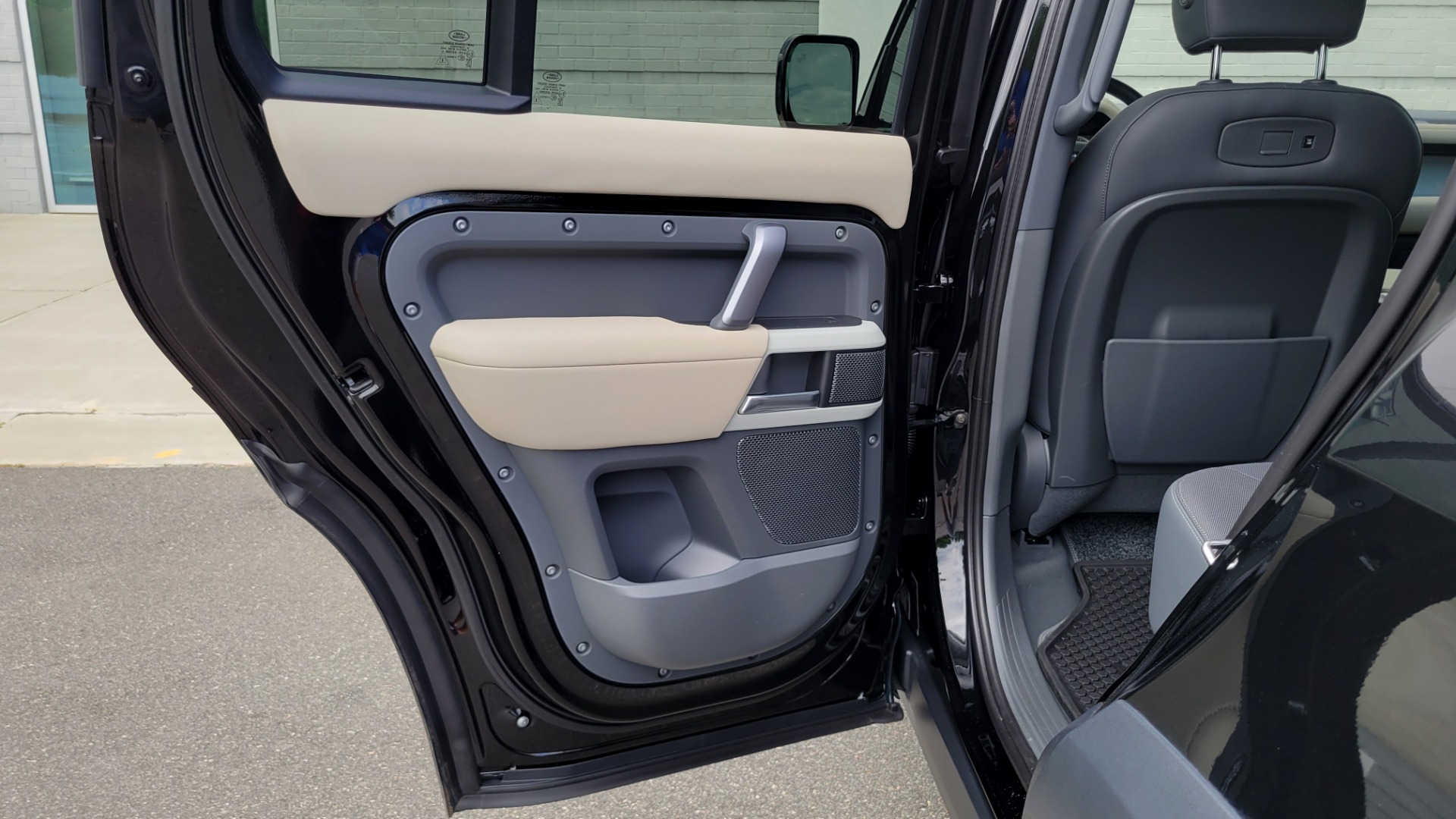 Used 2022 Land Rover DEFENDER X-DYNAMIC SE / NAV / SUNROOF / AIR SUSPENSION PKG / ADAPT CRUISE for sale $104,900 at Formula Imports in Charlotte NC 28227 74