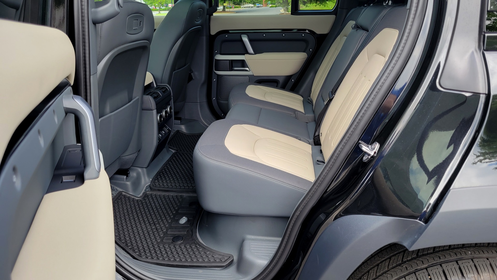 Used 2022 Land Rover DEFENDER X-DYNAMIC SE / NAV / SUNROOF / AIR SUSPENSION PKG / ADAPT CRUISE for sale $104,900 at Formula Imports in Charlotte NC 28227 77