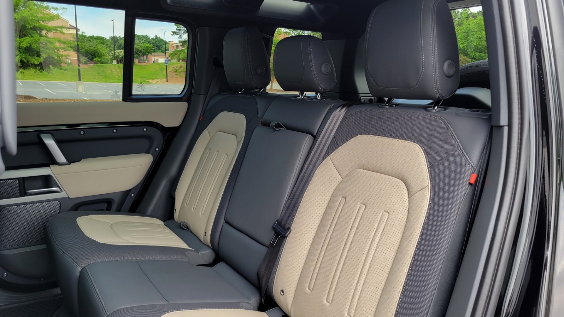 Used 2022 Land Rover DEFENDER X-DYNAMIC SE / NAV / SUNROOF / AIR SUSPENSION PKG / ADAPT CRUISE for sale $104,900 at Formula Imports in Charlotte NC 28227 79