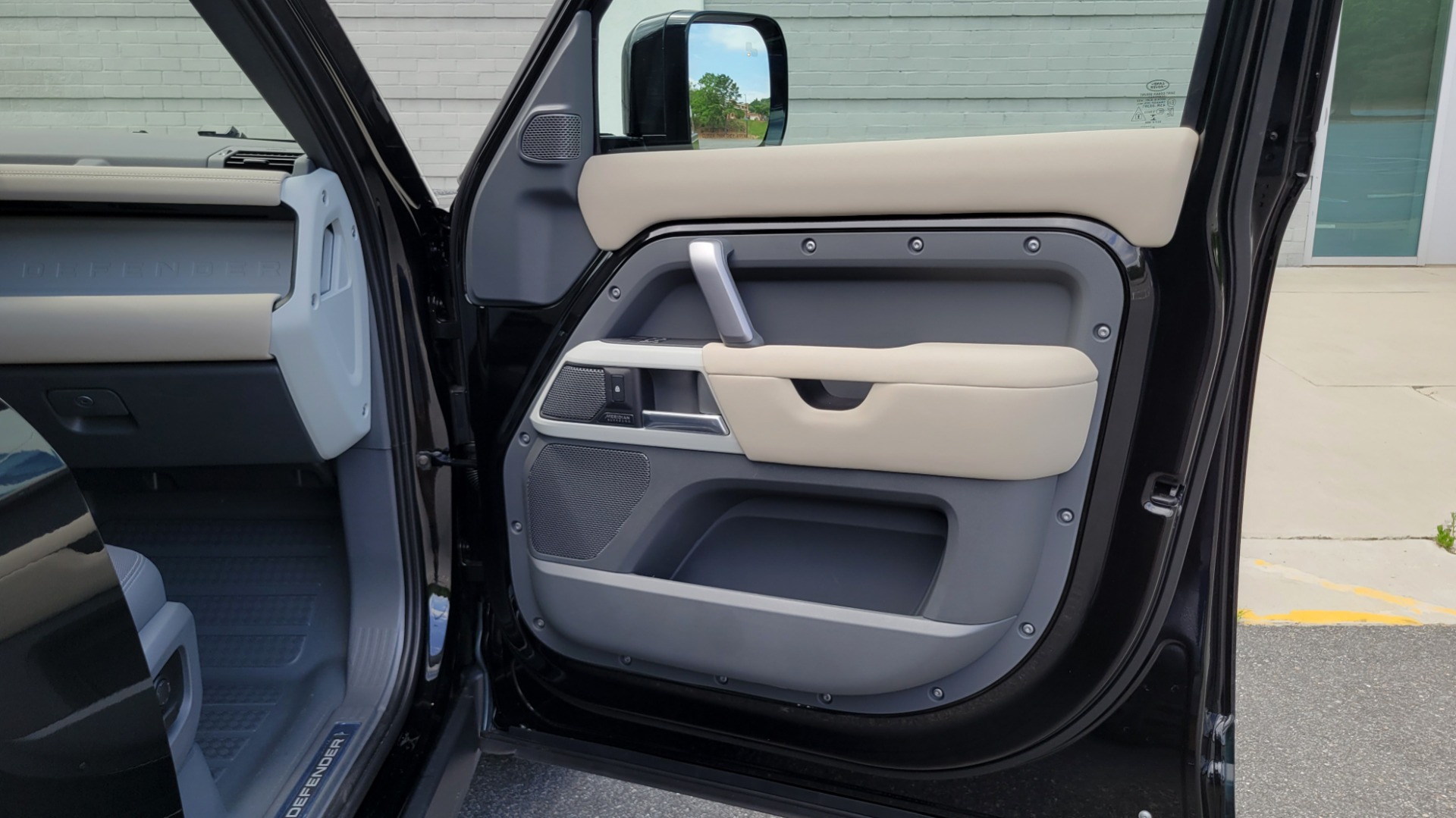 Used 2022 Land Rover DEFENDER X-DYNAMIC SE / NAV / SUNROOF / AIR SUSPENSION PKG / ADAPT CRUISE for sale $104,900 at Formula Imports in Charlotte NC 28227 82