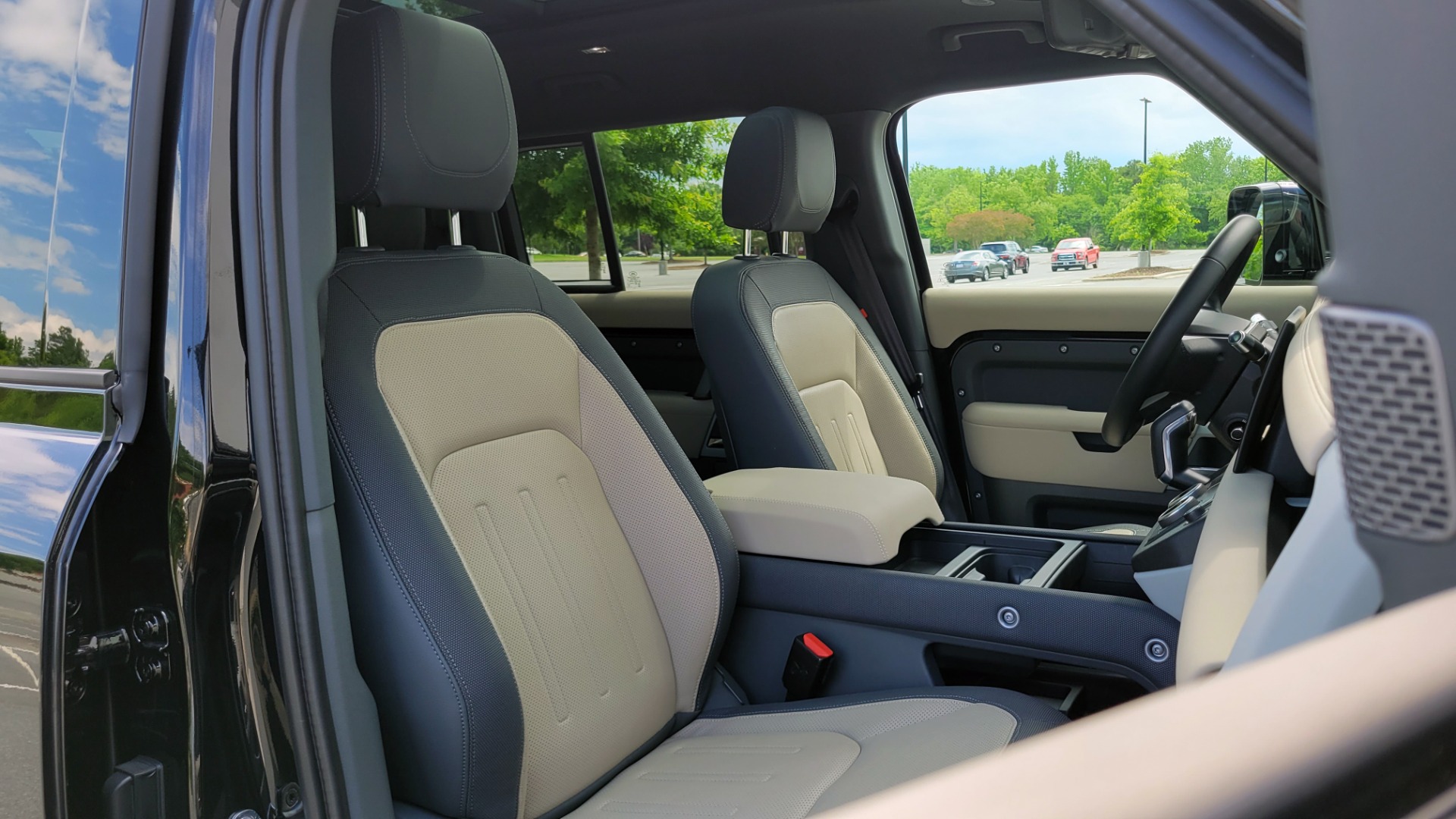 Used 2022 Land Rover DEFENDER X-DYNAMIC SE / NAV / SUNROOF / AIR SUSPENSION PKG / ADAPT CRUISE for sale $104,900 at Formula Imports in Charlotte NC 28227 87