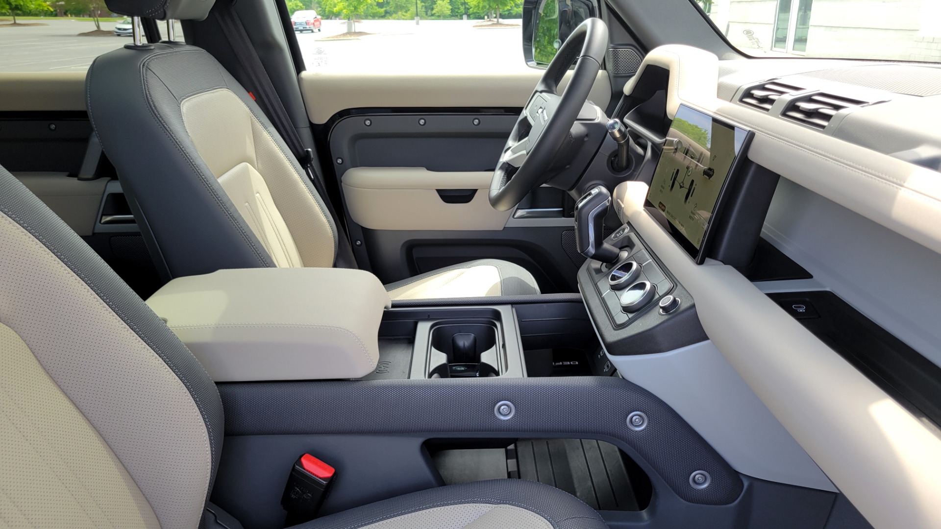 Used 2022 Land Rover DEFENDER X-DYNAMIC SE / NAV / SUNROOF / AIR SUSPENSION PKG / ADAPT CRUISE for sale $104,900 at Formula Imports in Charlotte NC 28227 88
