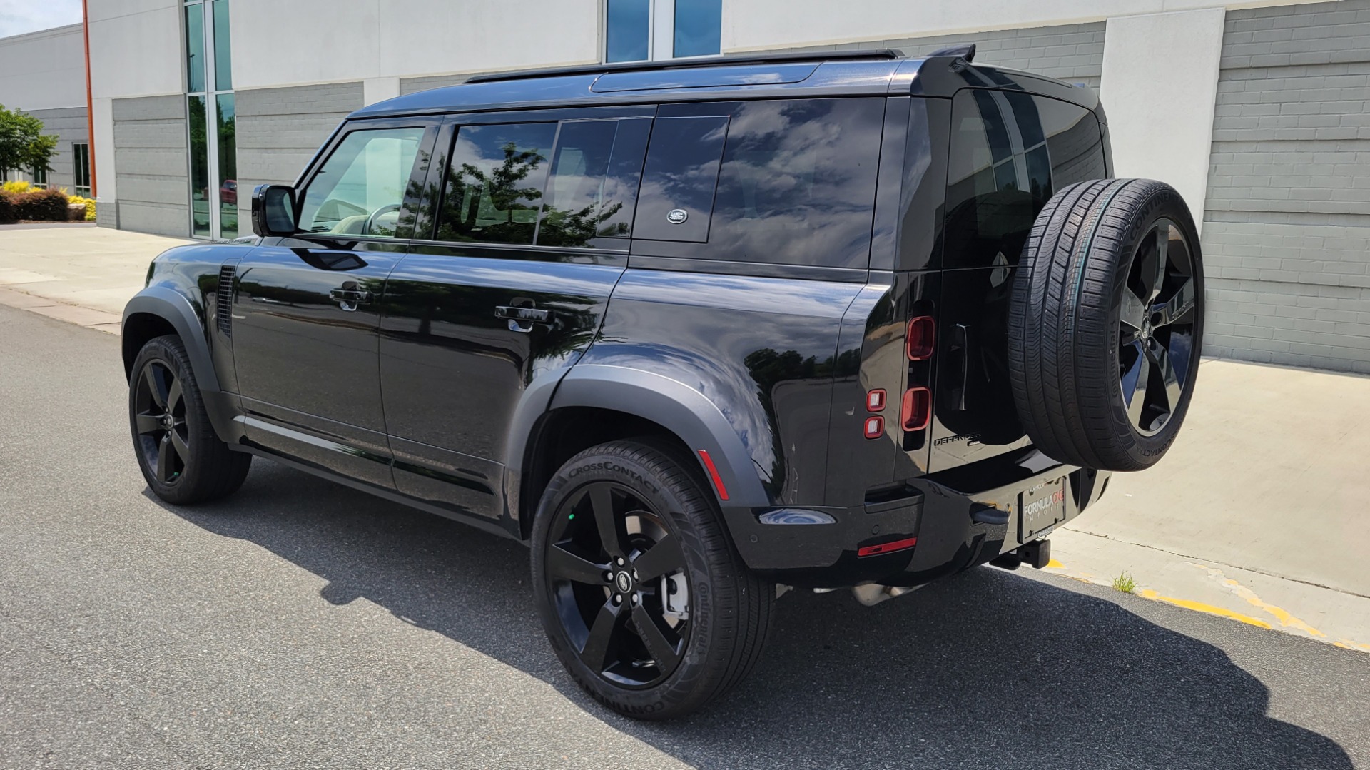 Used 2022 Land Rover DEFENDER X-DYNAMIC SE / NAV / SUNROOF / AIR SUSPENSION PKG / ADAPT CRUISE for sale $104,900 at Formula Imports in Charlotte NC 28227 9