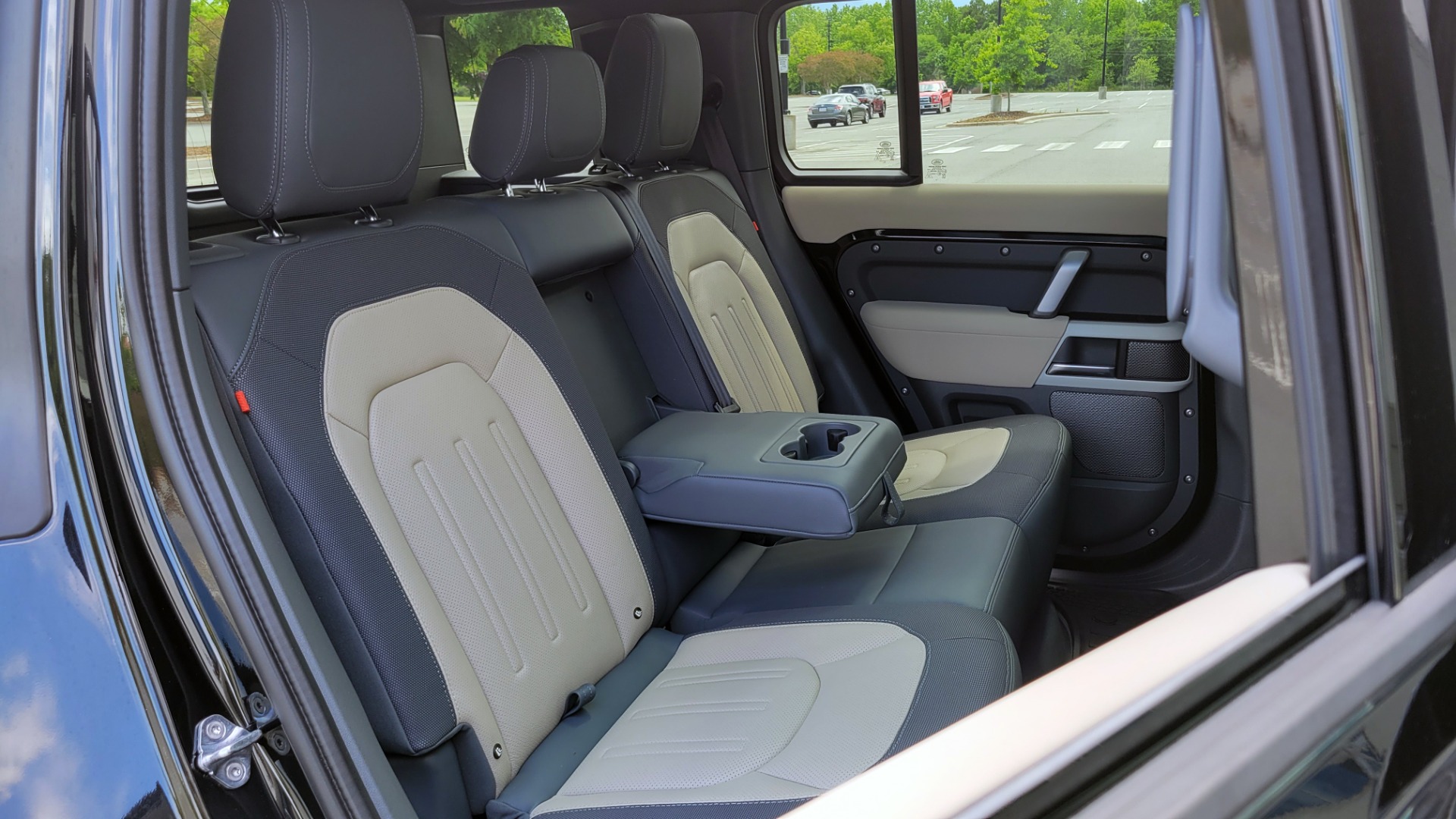 Used 2022 Land Rover DEFENDER X-DYNAMIC SE / NAV / SUNROOF / AIR SUSPENSION PKG / ADAPT CRUISE for sale $104,900 at Formula Imports in Charlotte NC 28227 92