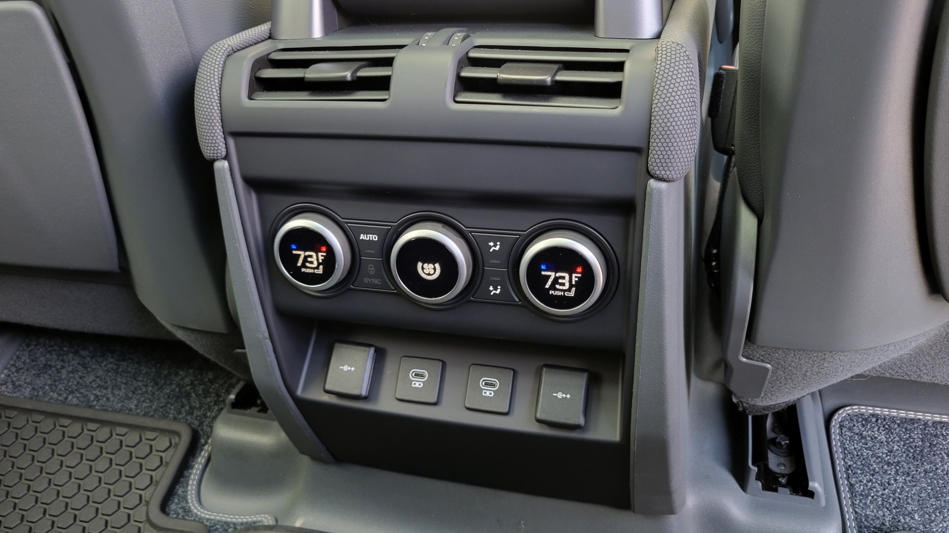 Used 2022 Land Rover DEFENDER X-DYNAMIC SE / NAV / SUNROOF / AIR SUSPENSION PKG / ADAPT CRUISE for sale $104,900 at Formula Imports in Charlotte NC 28227 96