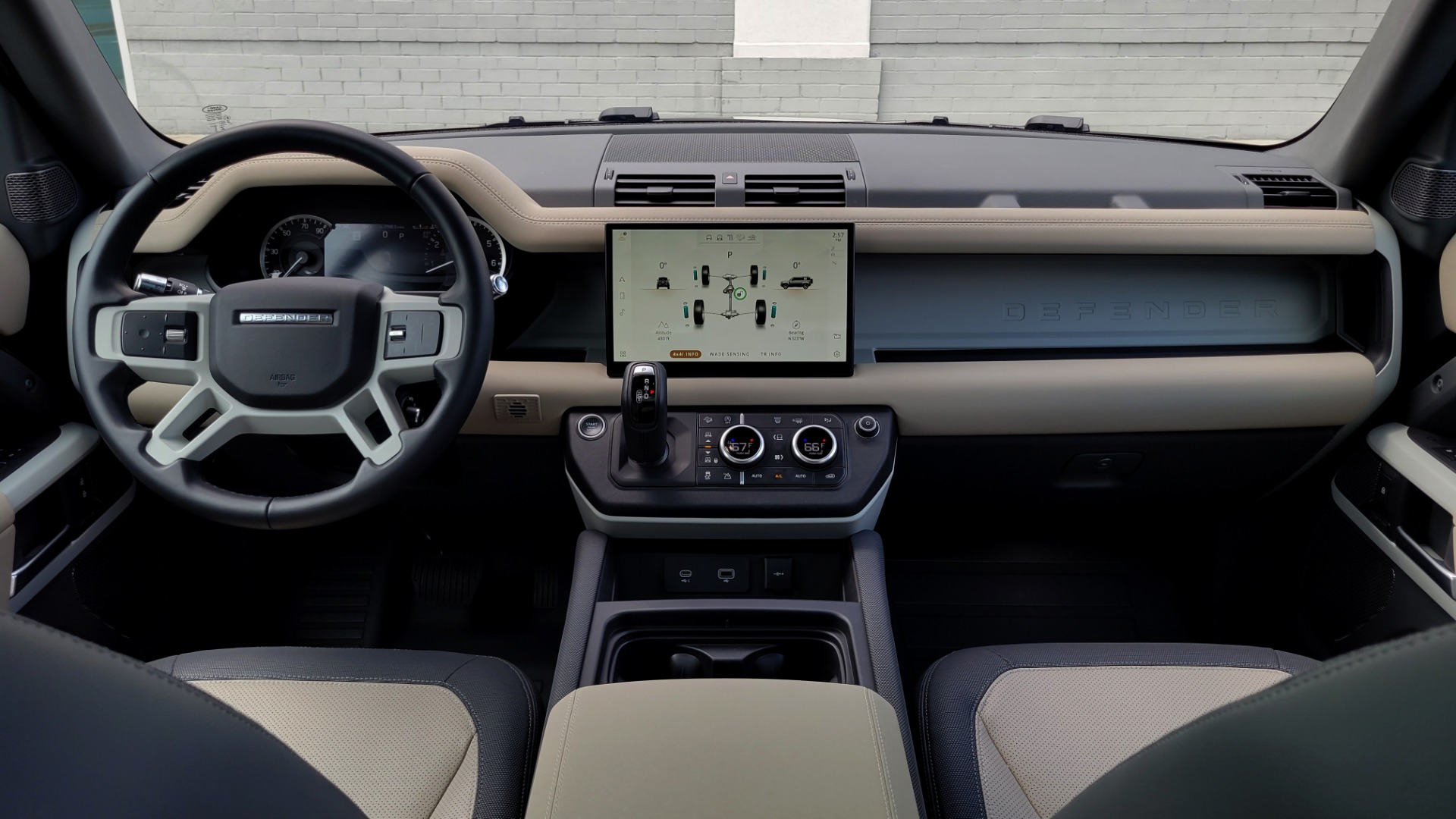 Used 2022 Land Rover DEFENDER X-DYNAMIC SE / NAV / SUNROOF / AIR SUSPENSION PKG / ADAPT CRUISE for sale $104,900 at Formula Imports in Charlotte NC 28227 97