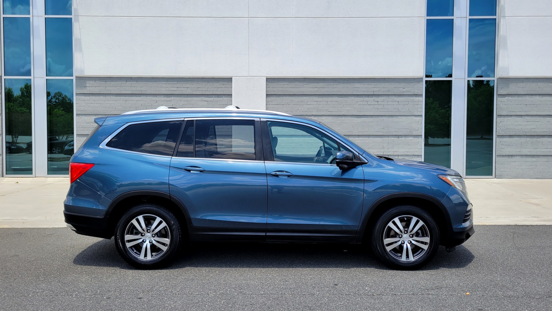 Used 2016 Honda Pilot EX-L for sale Sold at Formula Imports in Charlotte NC 28227 10