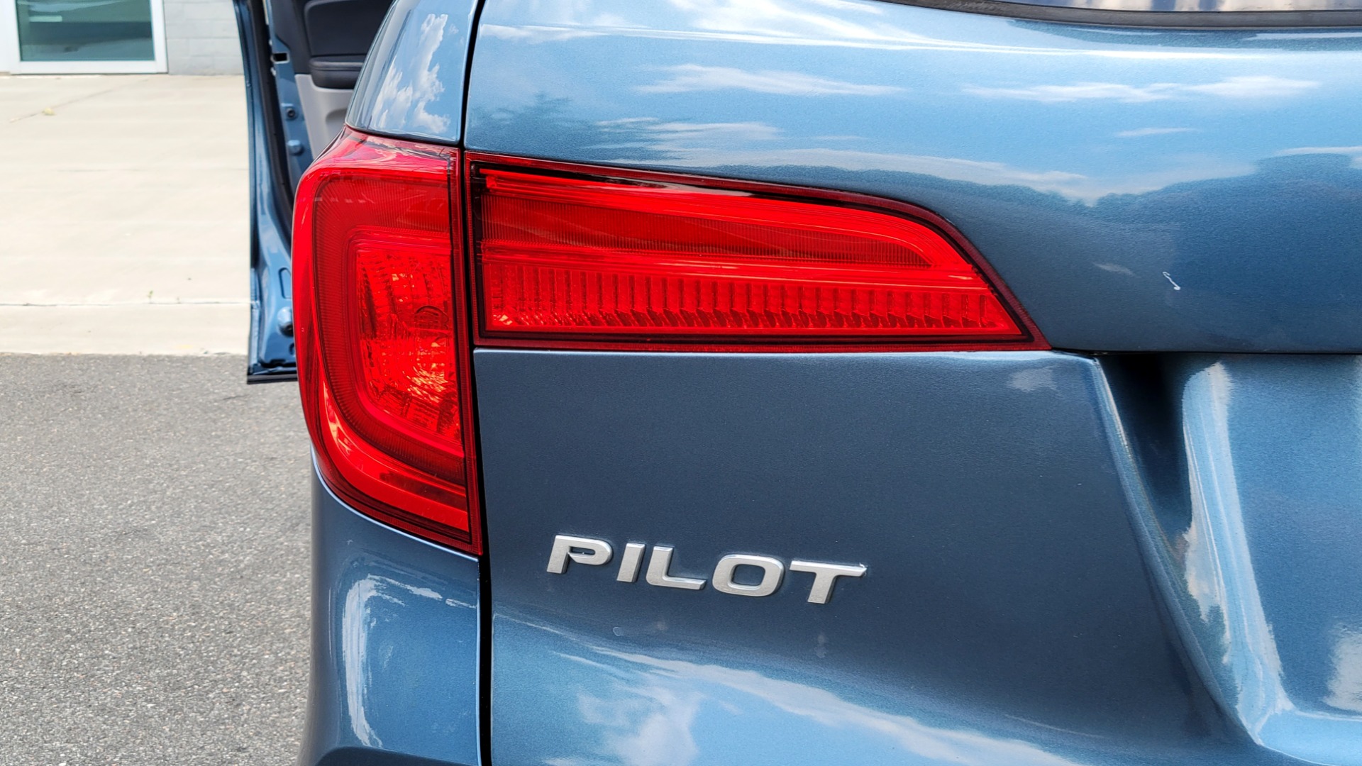 Used 2016 Honda Pilot EX-L for sale Sold at Formula Imports in Charlotte NC 28227 32