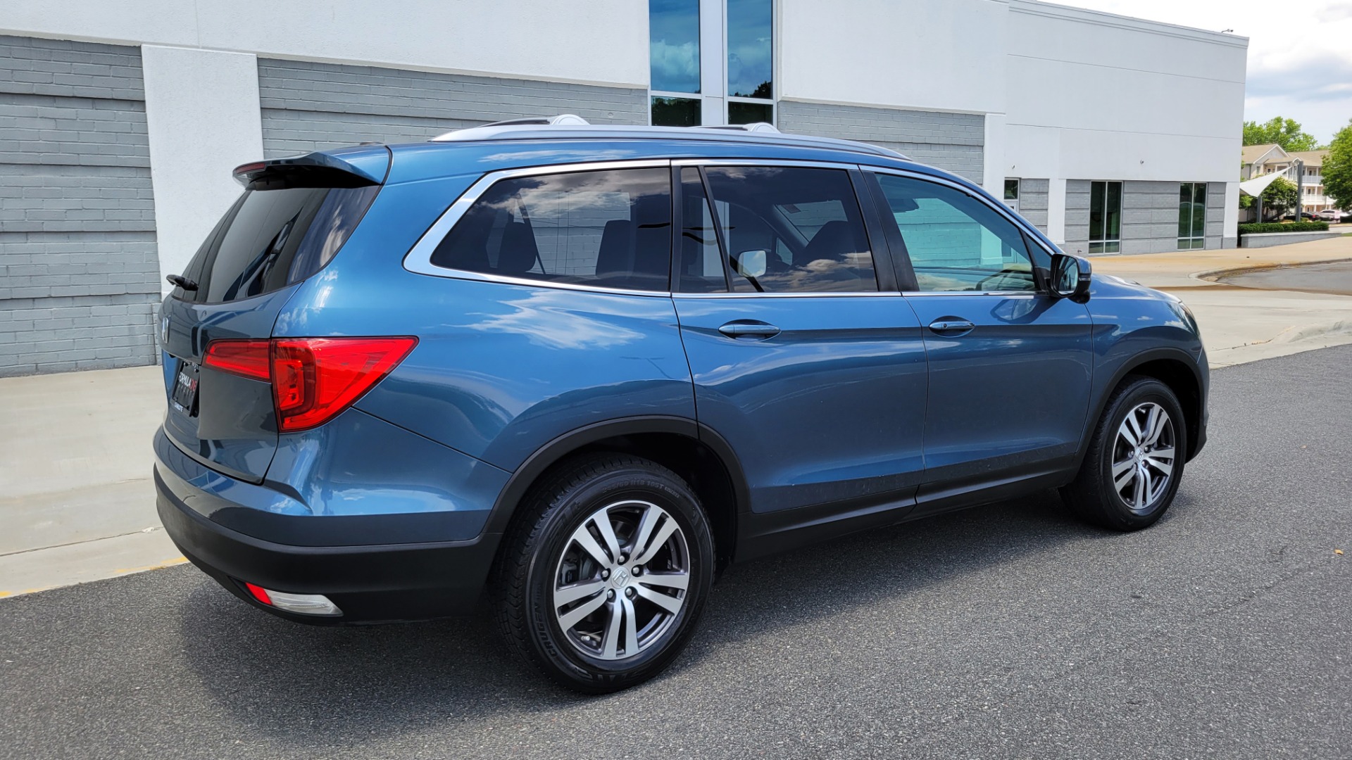 Used 2016 Honda Pilot EX-L for sale Sold at Formula Imports in Charlotte NC 28227 9