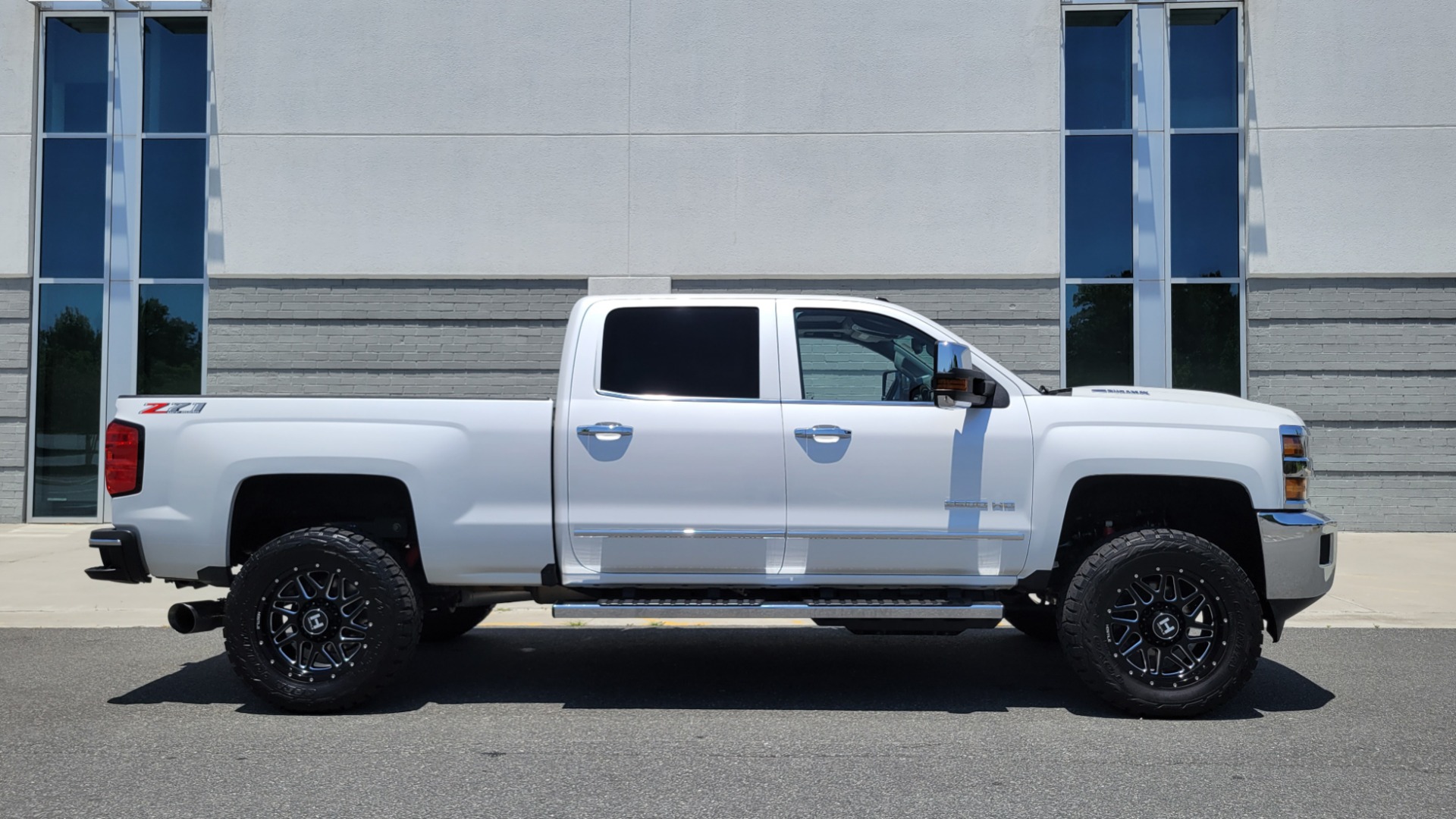 Used 2018 Chevrolet SILVERADO 2500HD LTZ CREWCAB / 6.6L / NAV / SUNROOF / BOSE / 5TH WHL / REARVIEW for sale Sold at Formula Imports in Charlotte NC 28227 12