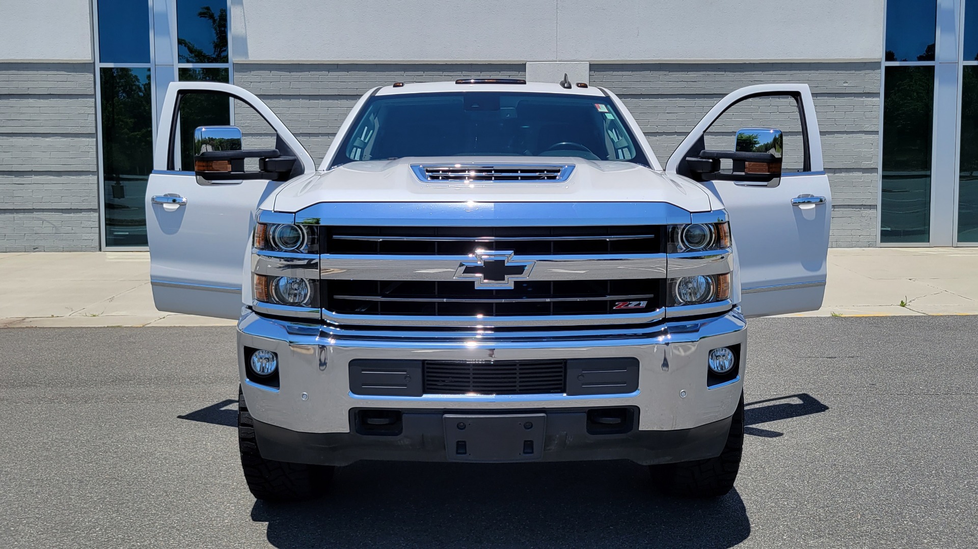Used 2018 Chevrolet SILVERADO 2500HD LTZ CREWCAB / 6.6L / NAV / SUNROOF / BOSE / 5TH WHL / REARVIEW for sale Sold at Formula Imports in Charlotte NC 28227 14