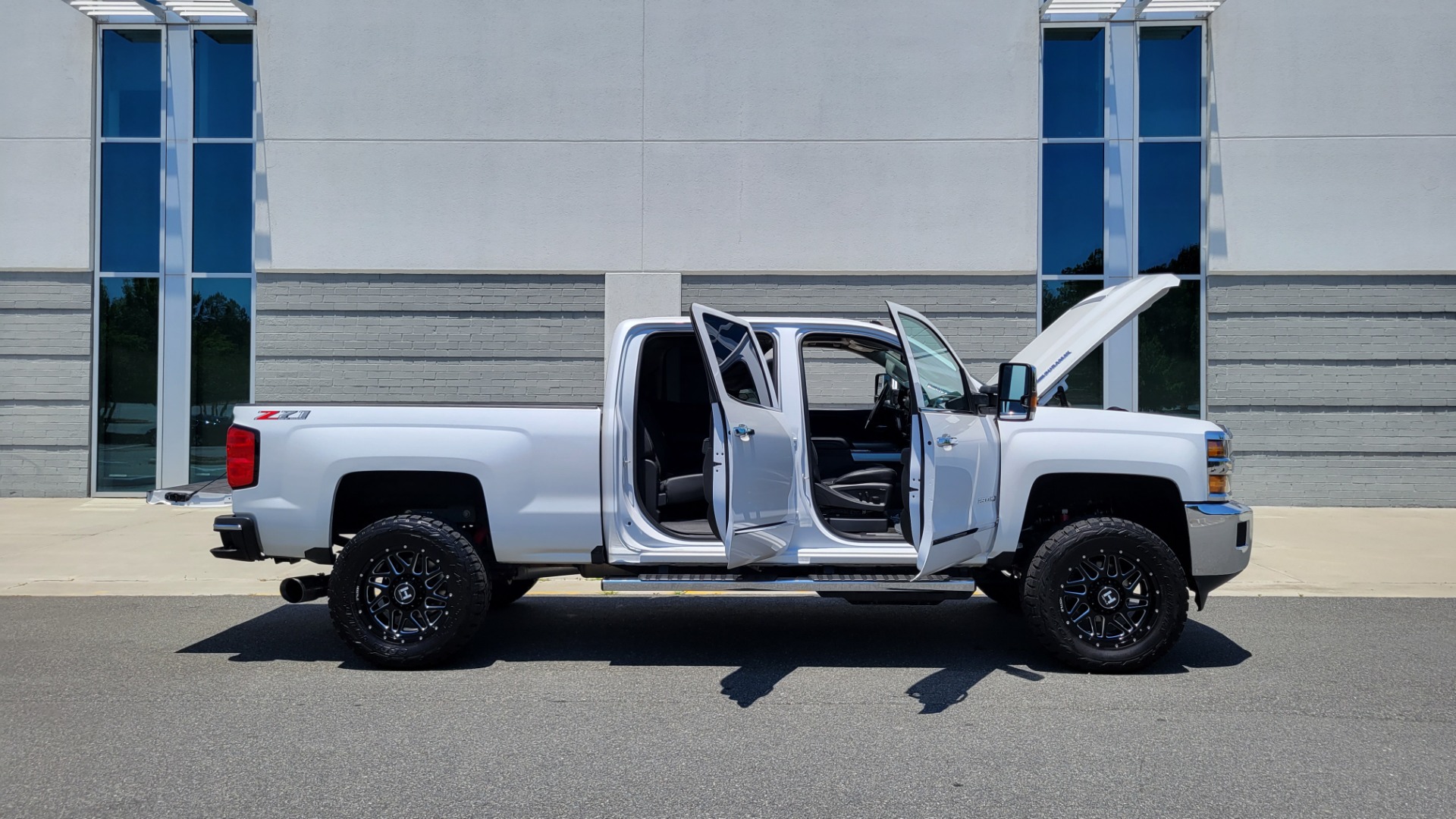 Used 2018 Chevrolet SILVERADO 2500HD LTZ CREWCAB / 6.6L / NAV / SUNROOF / BOSE / 5TH WHL / REARVIEW for sale Sold at Formula Imports in Charlotte NC 28227 24