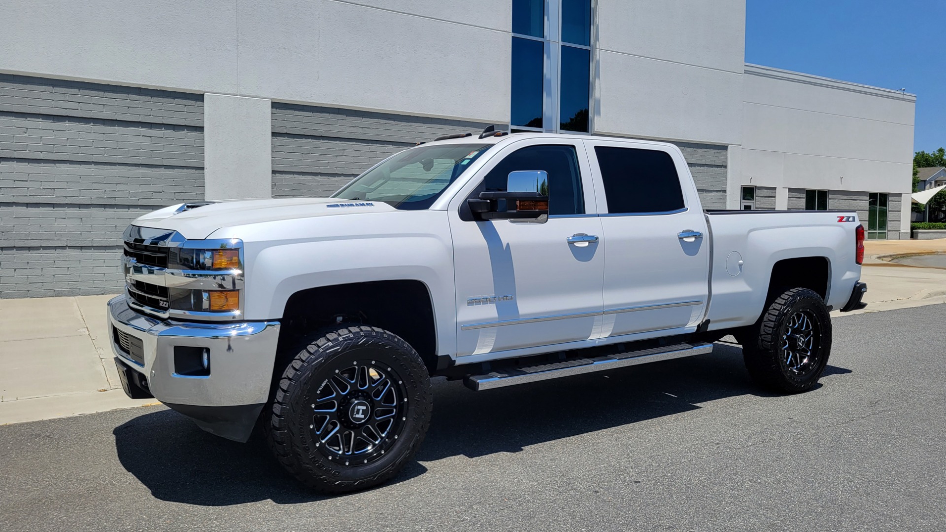 Used 2018 Chevrolet SILVERADO 2500HD LTZ CREWCAB / 6.6L / NAV / SUNROOF / BOSE / 5TH WHL / REARVIEW for sale Sold at Formula Imports in Charlotte NC 28227 3
