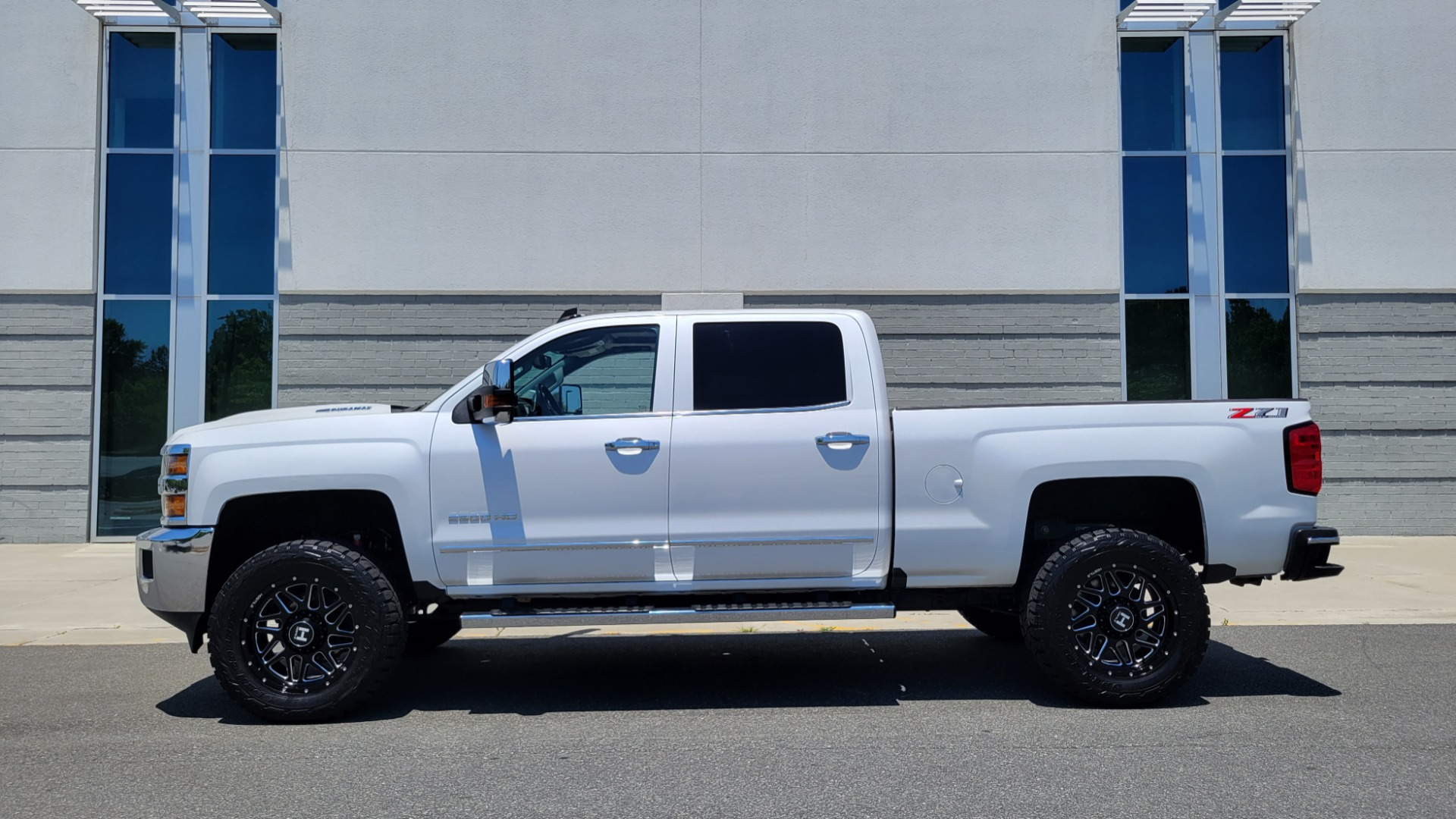 Used 2018 Chevrolet SILVERADO 2500HD LTZ CREWCAB / 6.6L / NAV / SUNROOF / BOSE / 5TH WHL / REARVIEW for sale Sold at Formula Imports in Charlotte NC 28227 4
