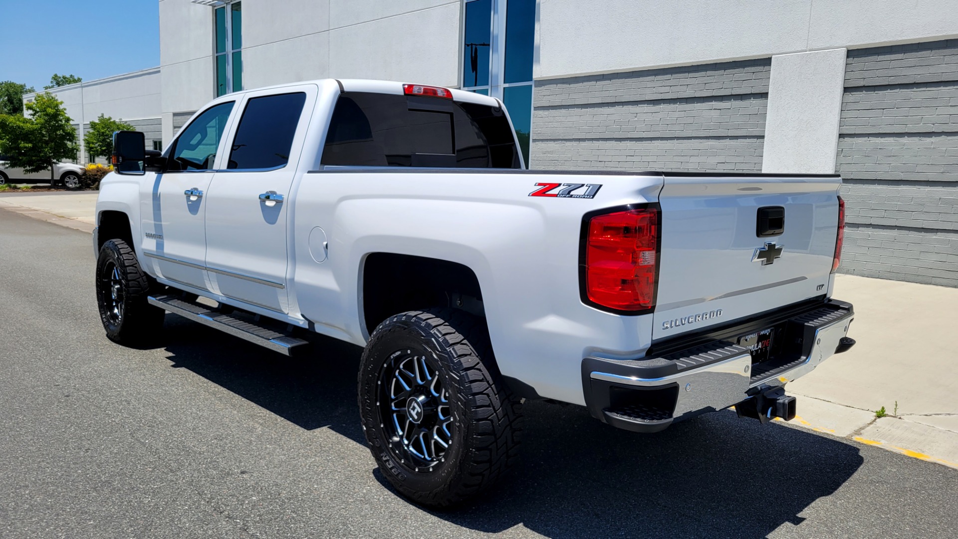 Used 2018 Chevrolet SILVERADO 2500HD LTZ CREWCAB / 6.6L / NAV / SUNROOF / BOSE / 5TH WHL / REARVIEW for sale Sold at Formula Imports in Charlotte NC 28227 5