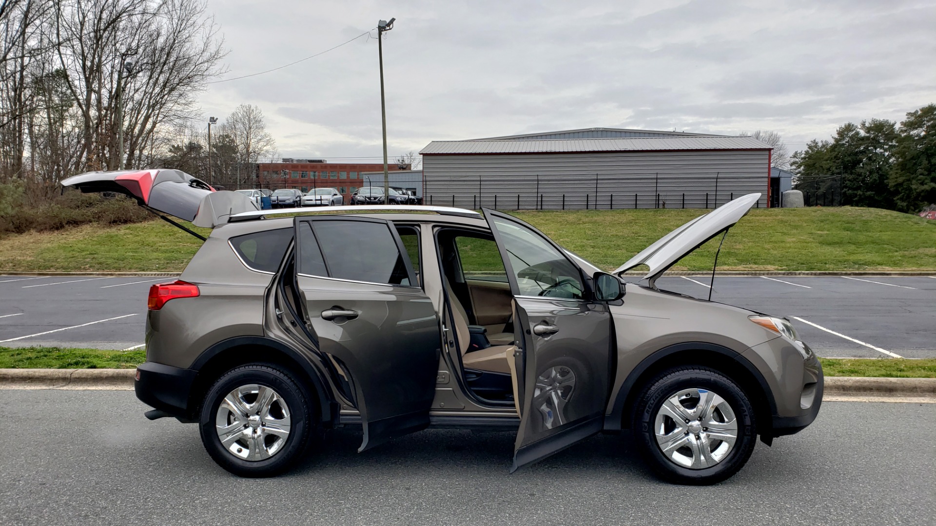 Used 2013 Toyota RAV4 LE / AUTO / FWD / 29 MPG HWY / CLEAN CARFAX for sale Sold at Formula Imports in Charlotte NC 28227 10