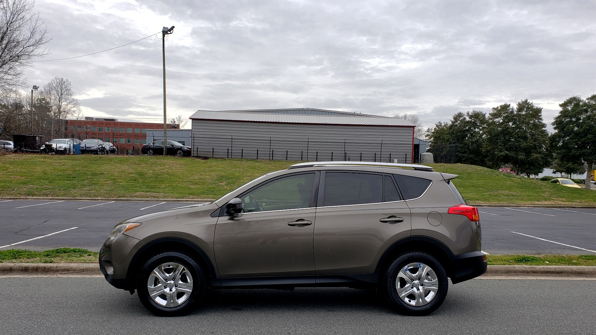 Used 2013 Toyota RAV4 LE / AUTO / FWD / 29 MPG HWY / CLEAN CARFAX for sale Sold at Formula Imports in Charlotte NC 28227 2