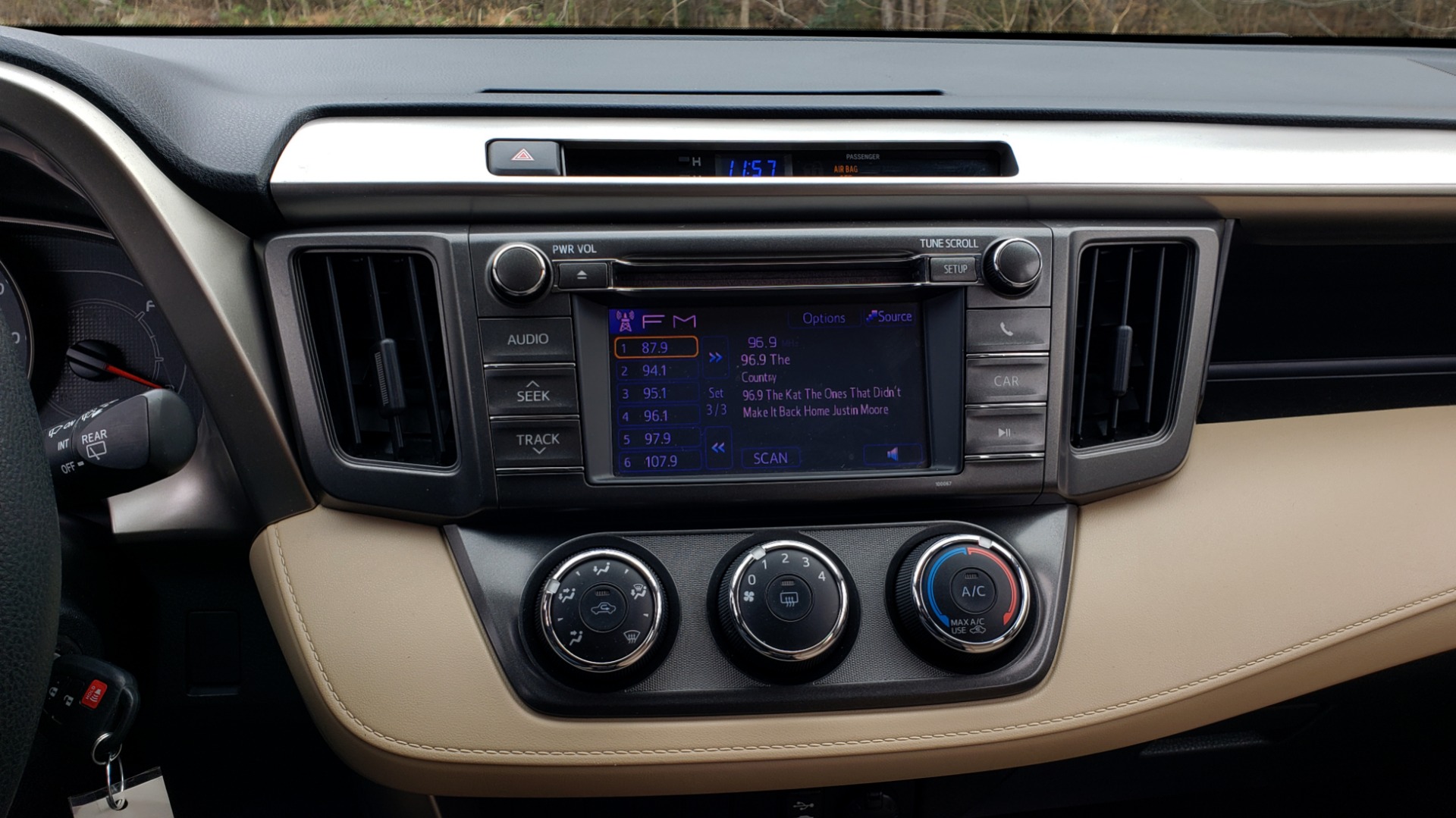 Used 2013 Toyota RAV4 LE / AUTO / FWD / 29 MPG HWY / CLEAN CARFAX for sale Sold at Formula Imports in Charlotte NC 28227 40