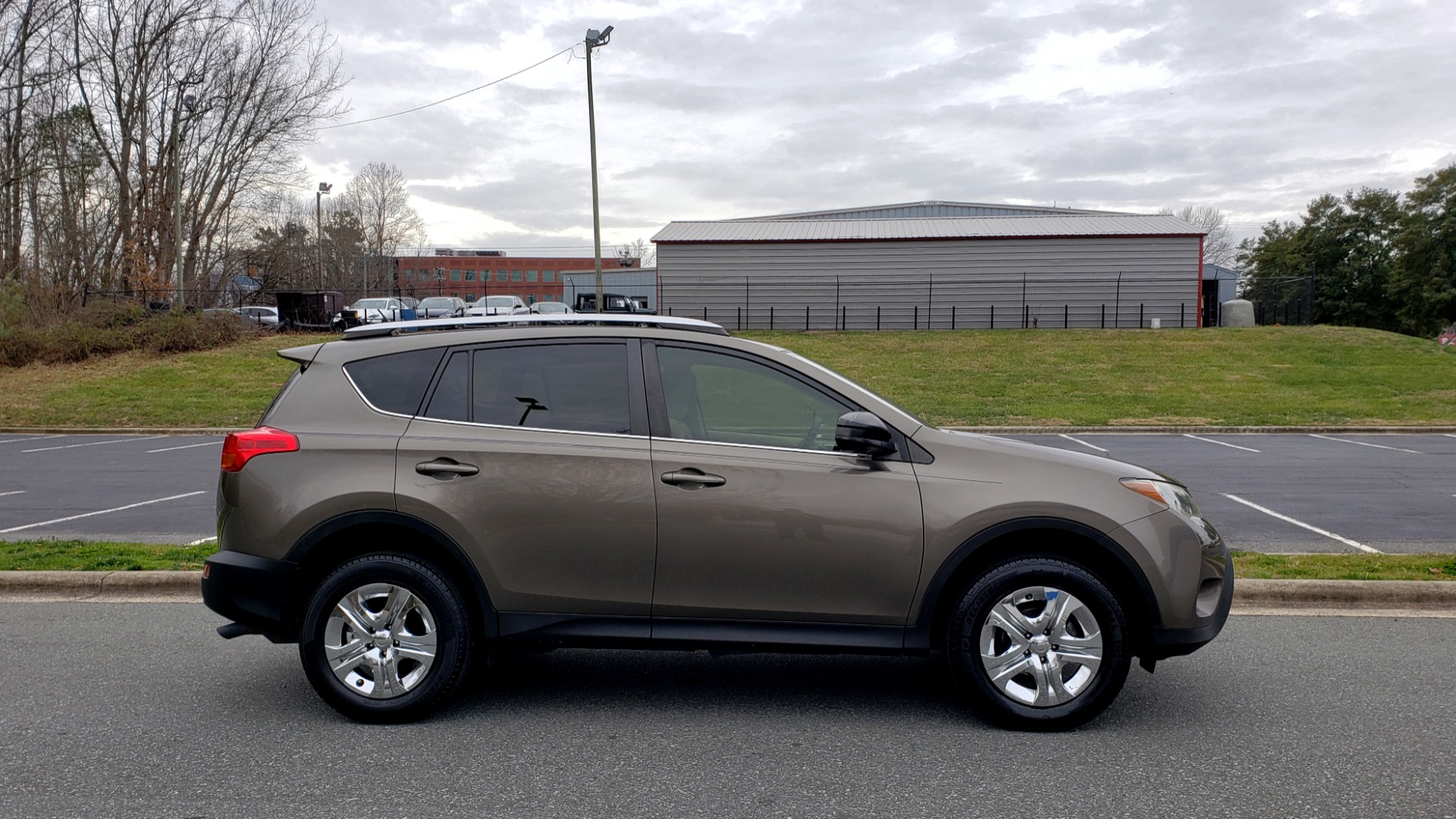 Used 2013 Toyota RAV4 LE / AUTO / FWD / 29 MPG HWY / CLEAN CARFAX for sale Sold at Formula Imports in Charlotte NC 28227 5