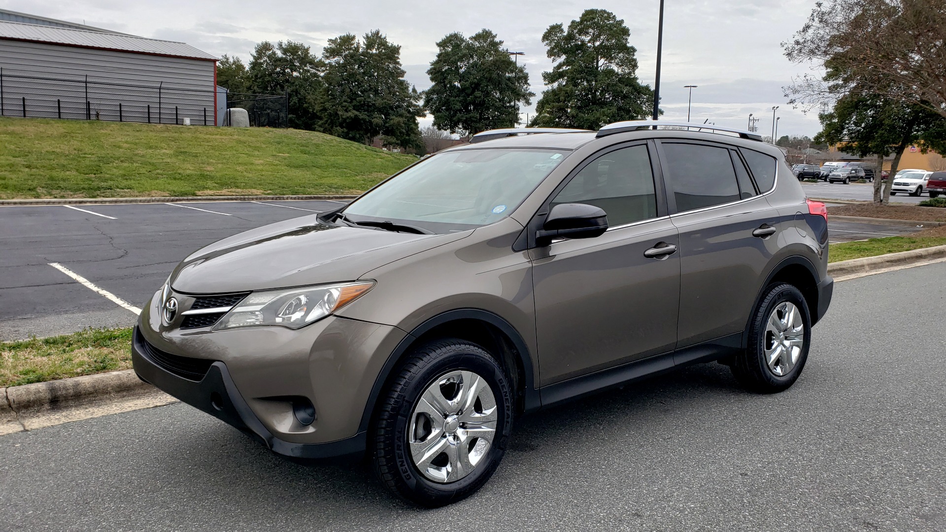 Used 2013 Toyota RAV4 LE / AUTO / FWD / 29 MPG HWY / CLEAN CARFAX for sale Sold at Formula Imports in Charlotte NC 28227 1