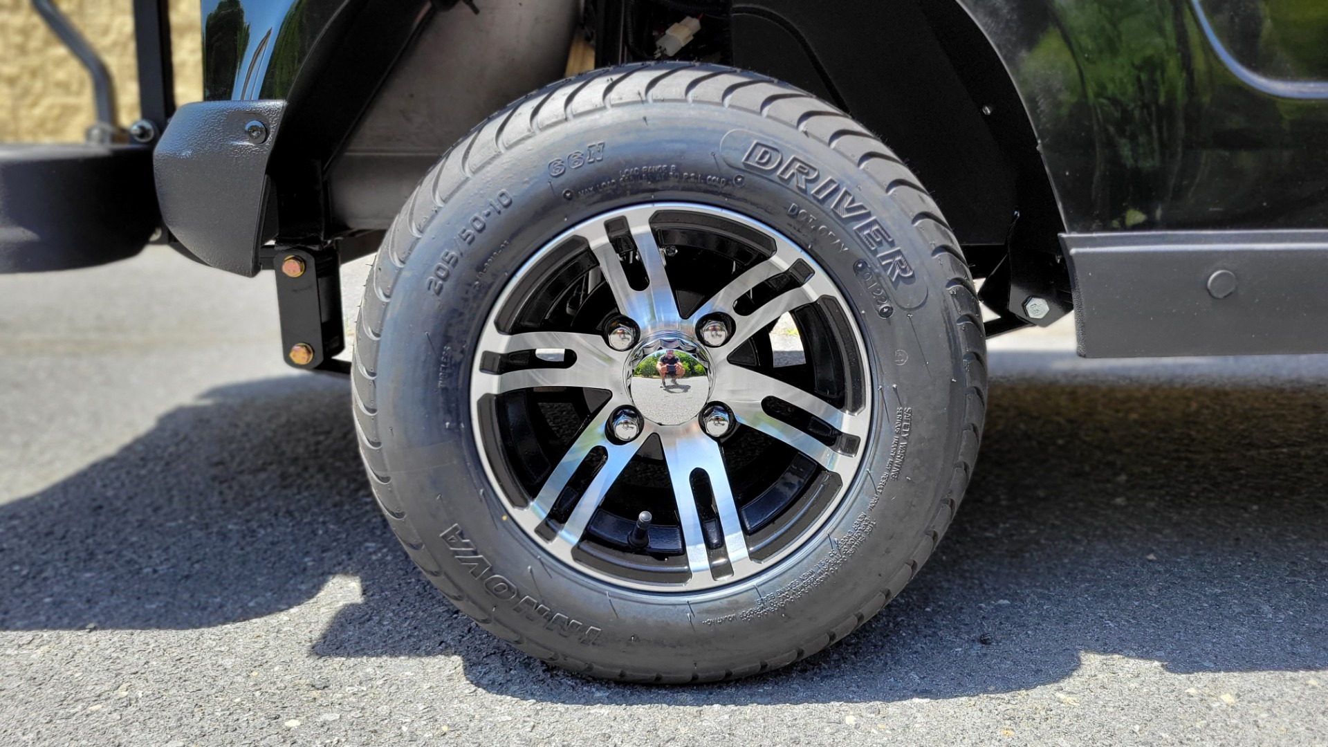 Used 2022 VIVID V4 4-SEATER / 25MPH / 105AH LITHIUM BATTERY / AWC2022143 for sale Sold at Formula Imports in Charlotte NC 28227 32