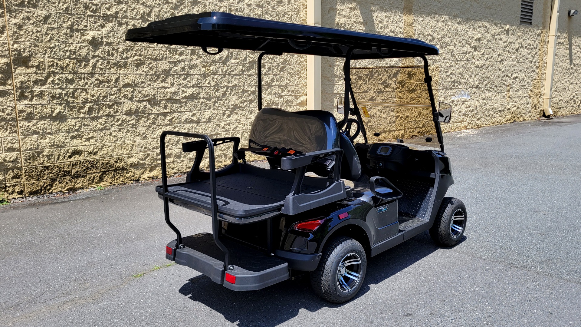 Used 2022 VIVID V4 4-SEATER / 25MPH / 105AH LITHIUM BATTERY / AWC2022143 for sale Sold at Formula Imports in Charlotte NC 28227 6