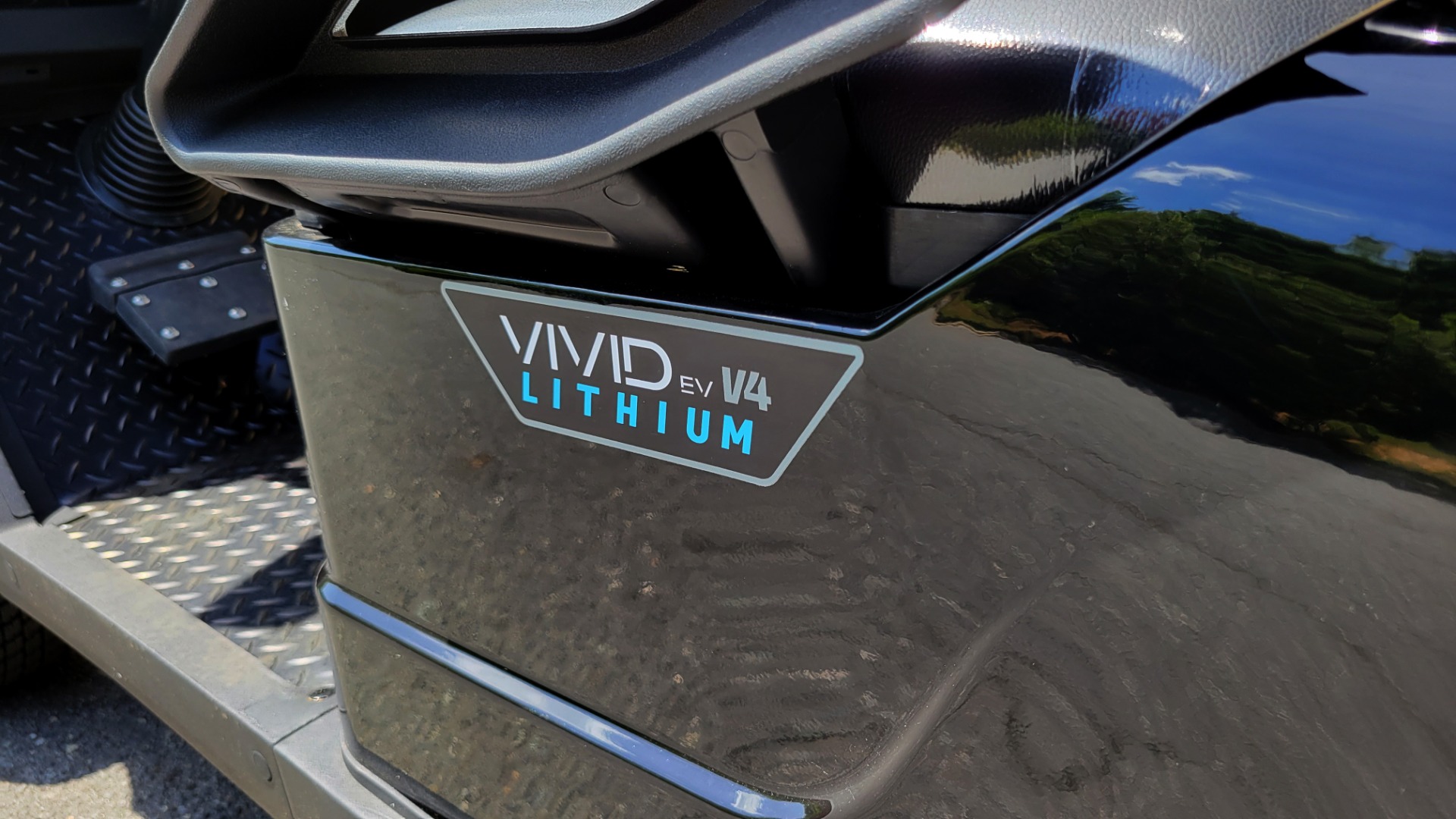 Used 2022 VIVID V4 4-SEATER / 25MPH / 105AH LITHIUM BATTERY / AWC2022143 for sale Sold at Formula Imports in Charlotte NC 28227 7