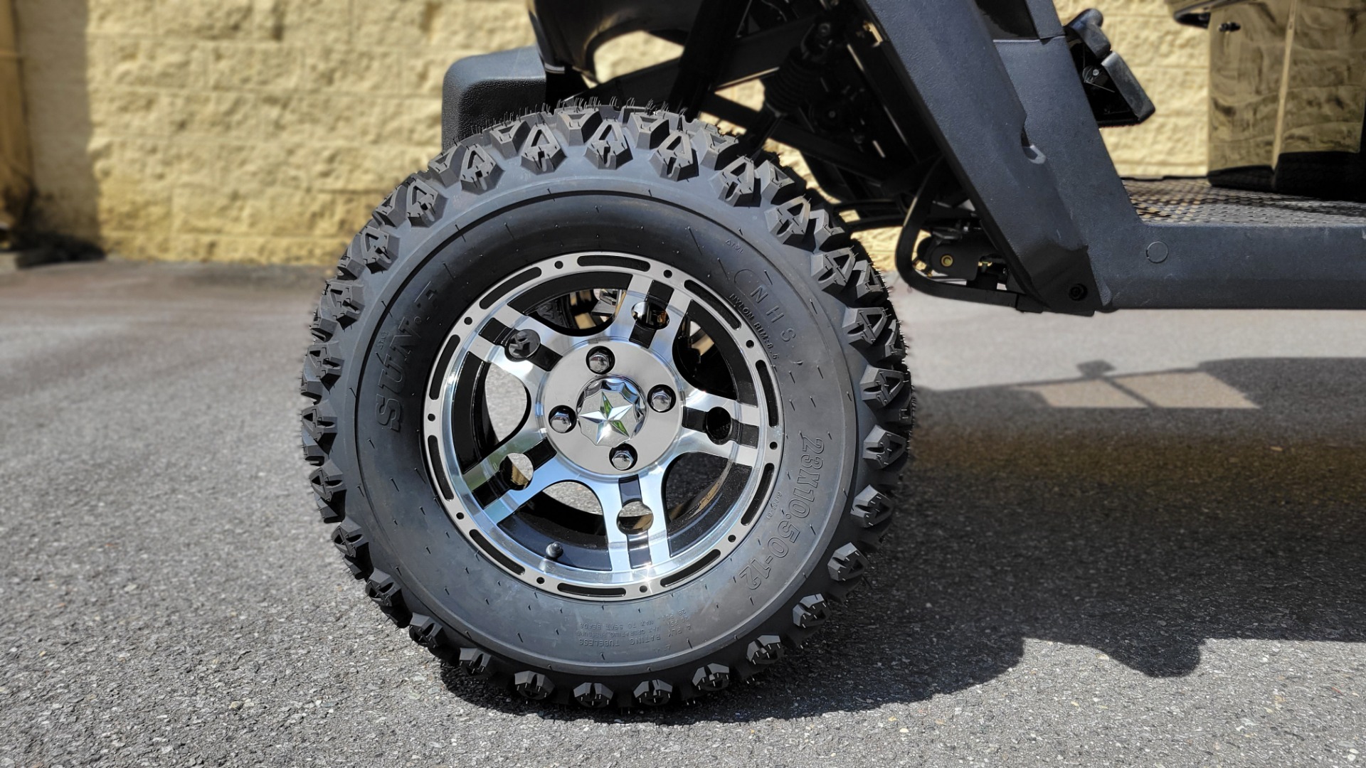 Used 2022 VIVID V6L 6-SEATER LIFTED / 25MPH / 105AH LITHIUM BATTERY / AWC2022269 for sale Sold at Formula Imports in Charlotte NC 28227 30