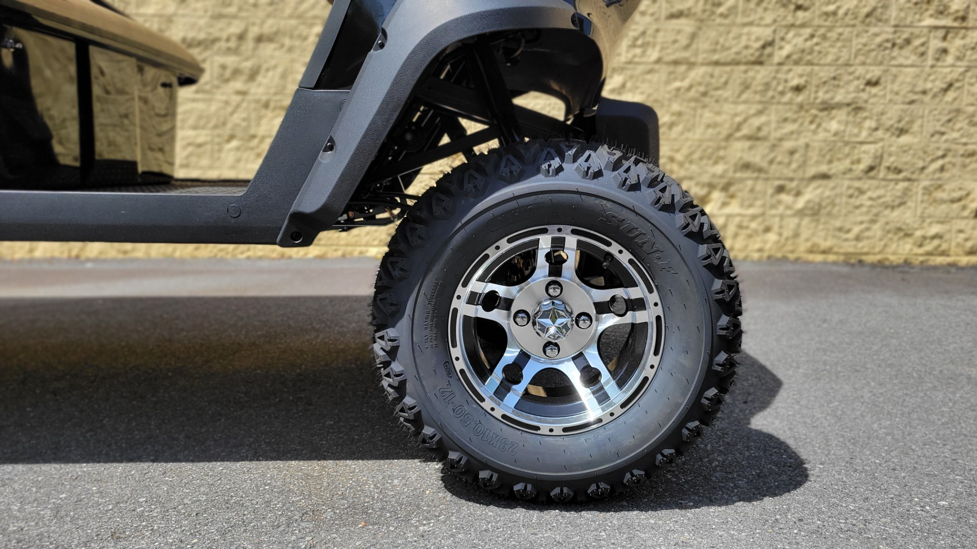 Used 2022 VIVID V6L 6-SEATER LIFTED / 25MPH / 105AH LITHIUM BATTERY / AWC2022269 for sale Sold at Formula Imports in Charlotte NC 28227 33