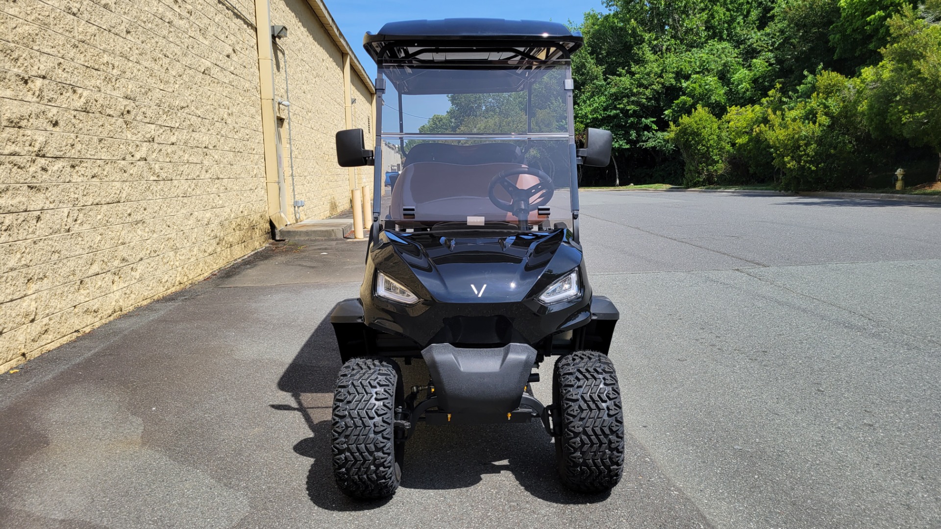 Used 2022 VIVID V6L 6-SEATER LIFTED / 25MPH / 105AH LITHIUM BATTERY / AWC2022269 for sale Sold at Formula Imports in Charlotte NC 28227 8