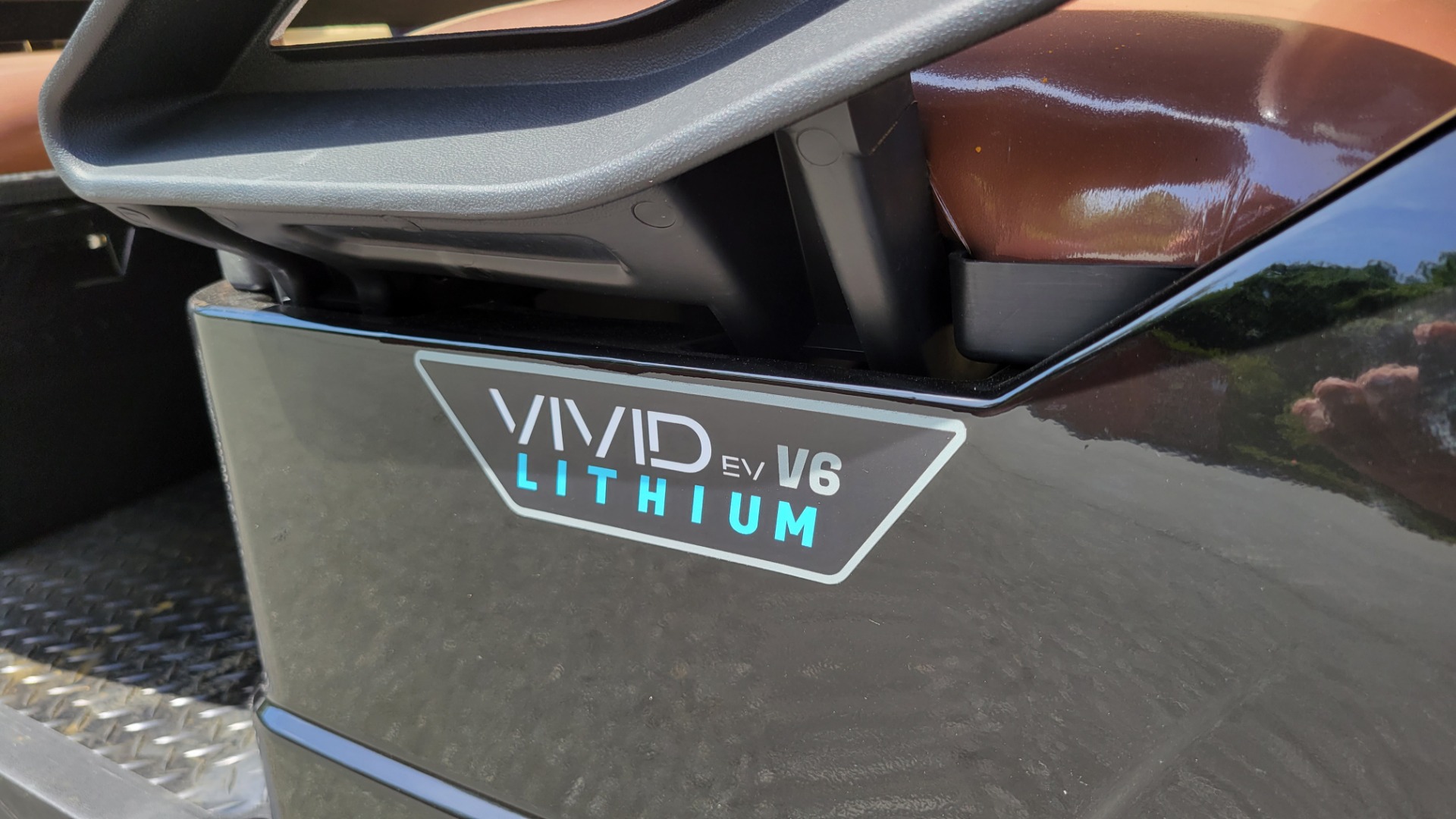 Used 2022 VIVID V6L 6-SEATER LIFTED / 25MPH / 105AH LITHIUM BATTERY / AWC2022269 for sale Sold at Formula Imports in Charlotte NC 28227 9