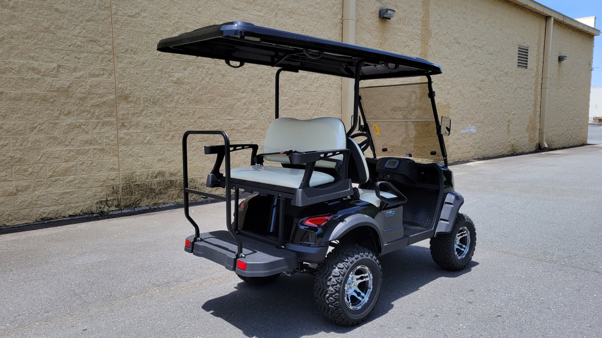 Used 2022 VIVID V4L 4-SEATER LIFTED / 25MPH / 105AH LITHIUM BATTERY / AWC2022459 for sale Sold at Formula Imports in Charlotte NC 28227 6