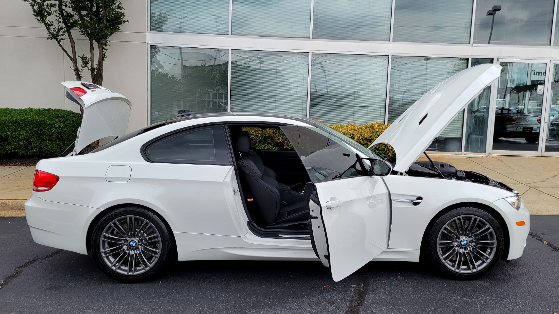 Used 2010 BMW M3 COUPE / MANUAL / 4.0L V8 / PREMIUM / TECHNOLOGY / SHADOWLINE for sale $54,995 at Formula Imports in Charlotte NC 28227 12