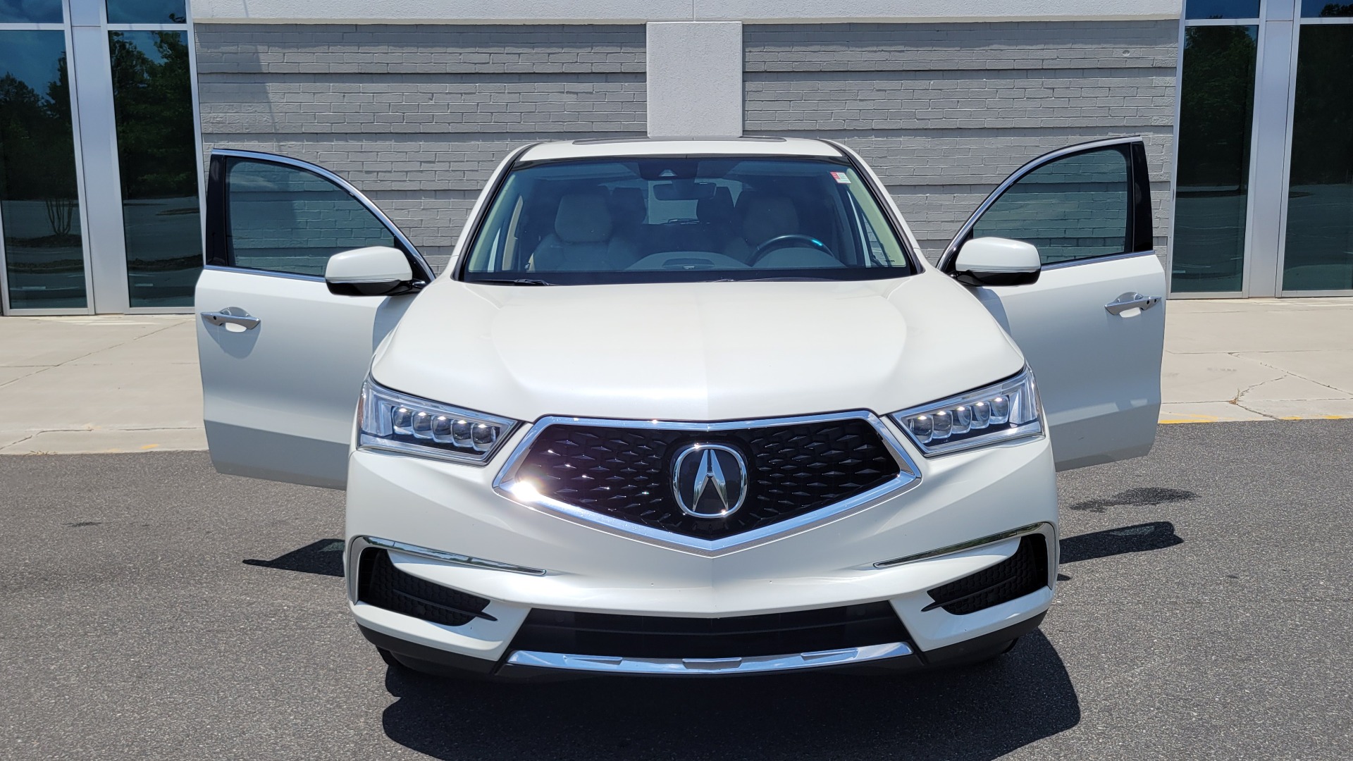 Used 2017 Acura MDX SH-AWD / 3.5L V6 / 9-SPD AUTO / SUNROOF / 3-ROW / CAMERA for sale $29,495 at Formula Imports in Charlotte NC 28227 12