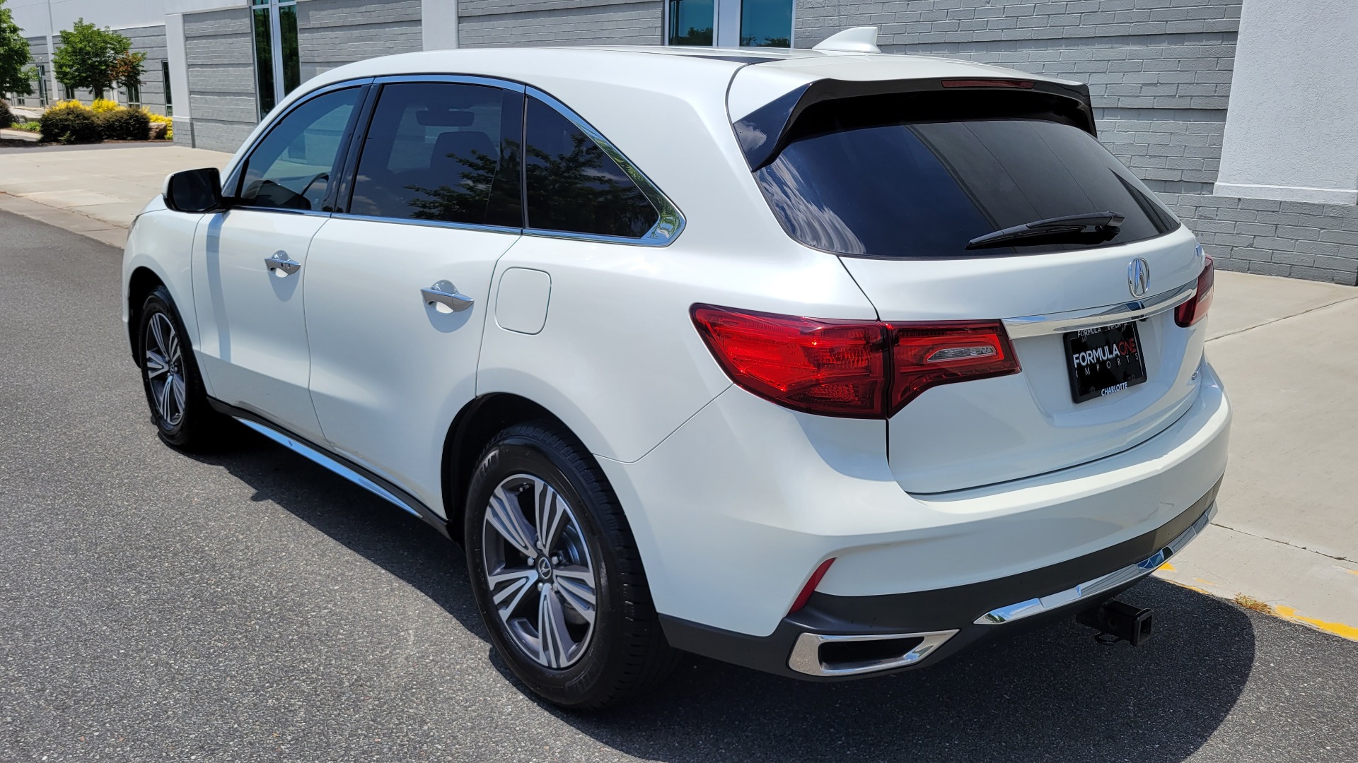 Used 2017 Acura MDX SH-AWD / 3.5L V6 / 9-SPD AUTO / SUNROOF / 3-ROW / CAMERA for sale $29,495 at Formula Imports in Charlotte NC 28227 5