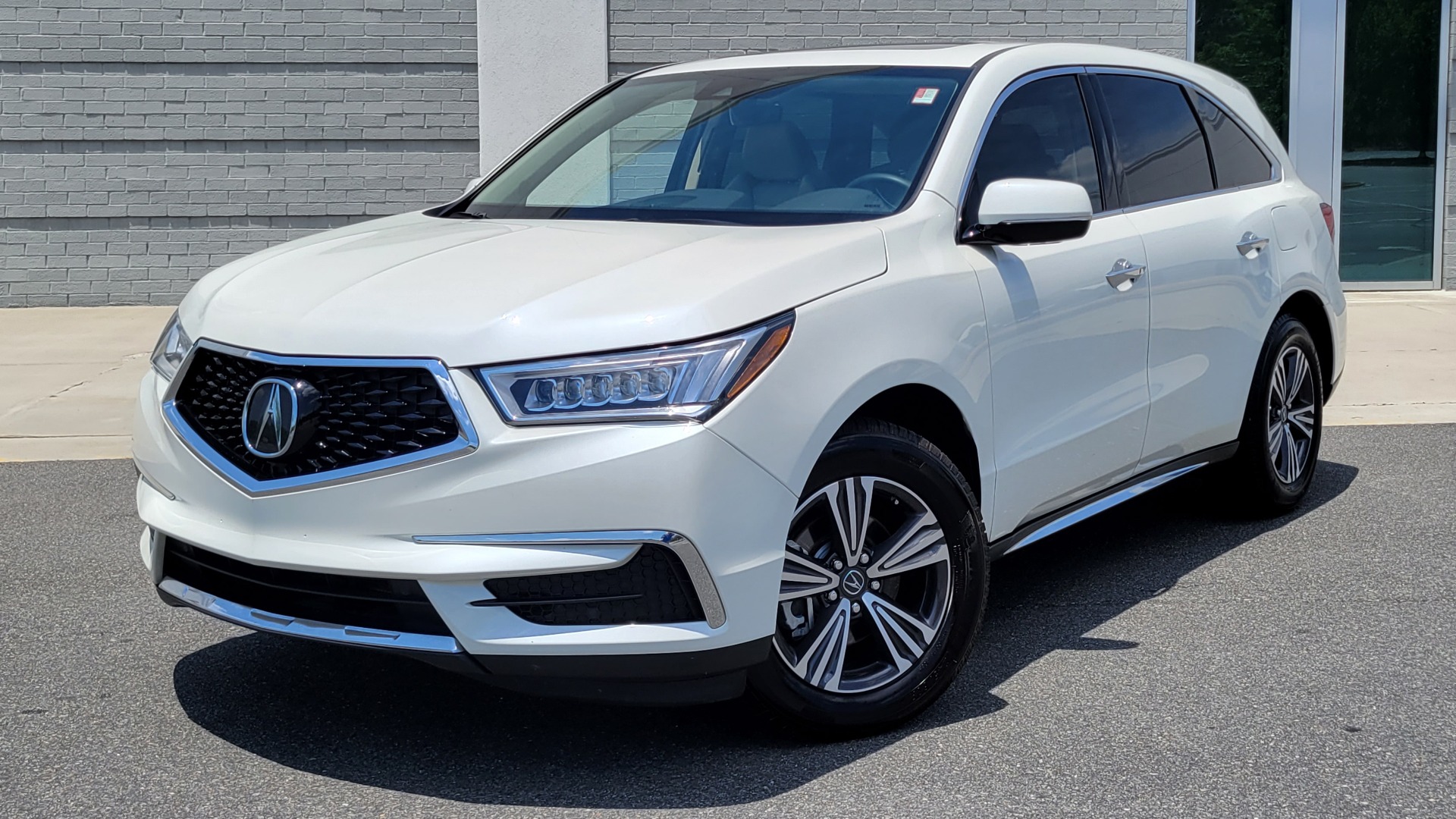 Used 2017 Acura MDX SH-AWD / 3.5L V6 / 9-SPD AUTO / SUNROOF / 3-ROW / CAMERA for sale $29,495 at Formula Imports in Charlotte NC 28227 6