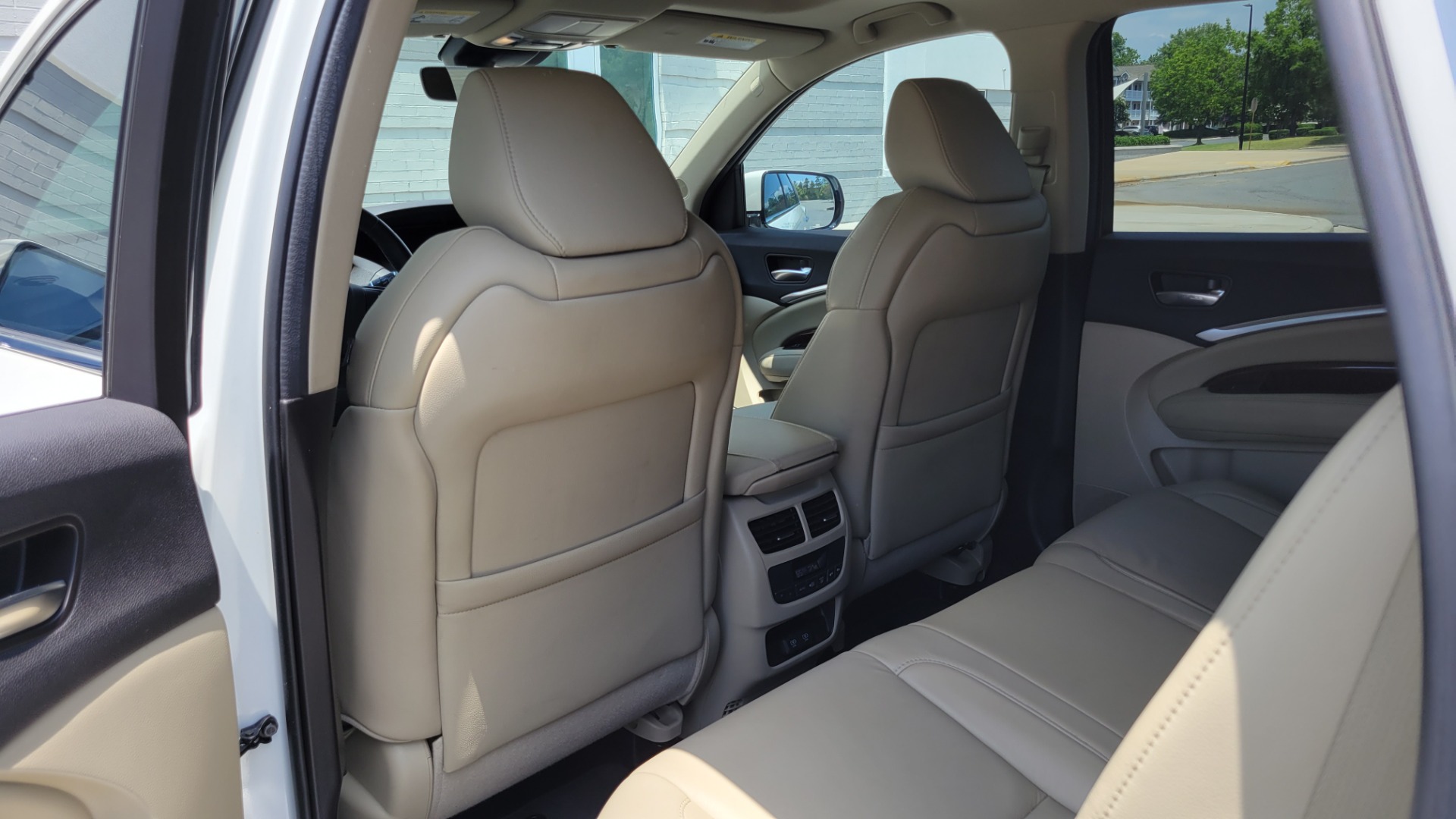 Used 2017 Acura MDX SH-AWD / 3.5L V6 / 9-SPD AUTO / SUNROOF / 3-ROW / CAMERA for sale $29,495 at Formula Imports in Charlotte NC 28227 69