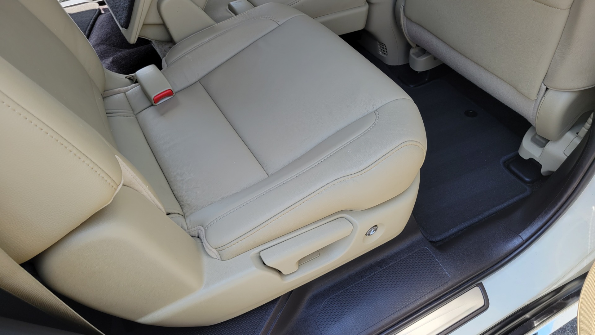 Used 2017 Acura MDX SH-AWD / 3.5L V6 / 9-SPD AUTO / SUNROOF / 3-ROW / CAMERA for sale $29,495 at Formula Imports in Charlotte NC 28227 72