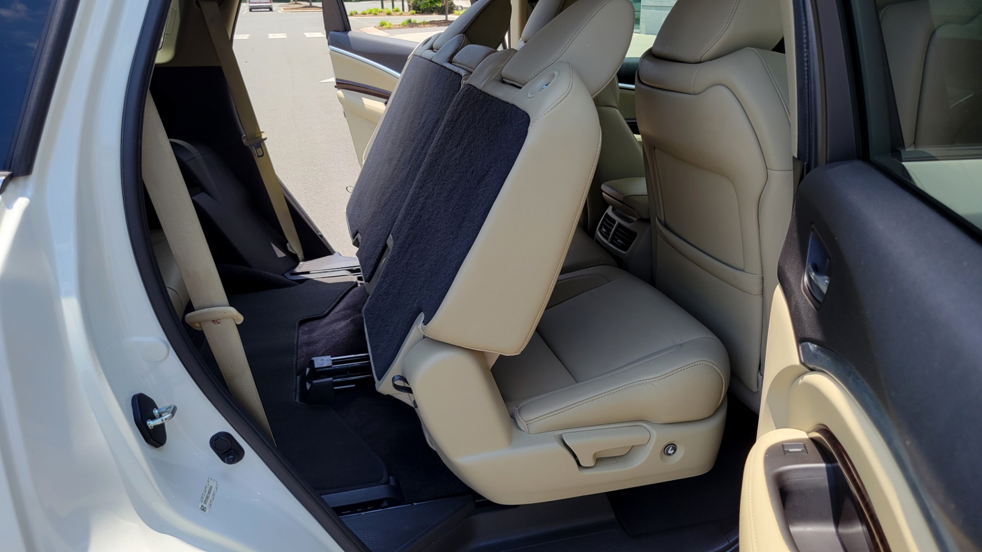 Used 2017 Acura MDX SH-AWD / 3.5L V6 / 9-SPD AUTO / SUNROOF / 3-ROW / CAMERA for sale $29,495 at Formula Imports in Charlotte NC 28227 74