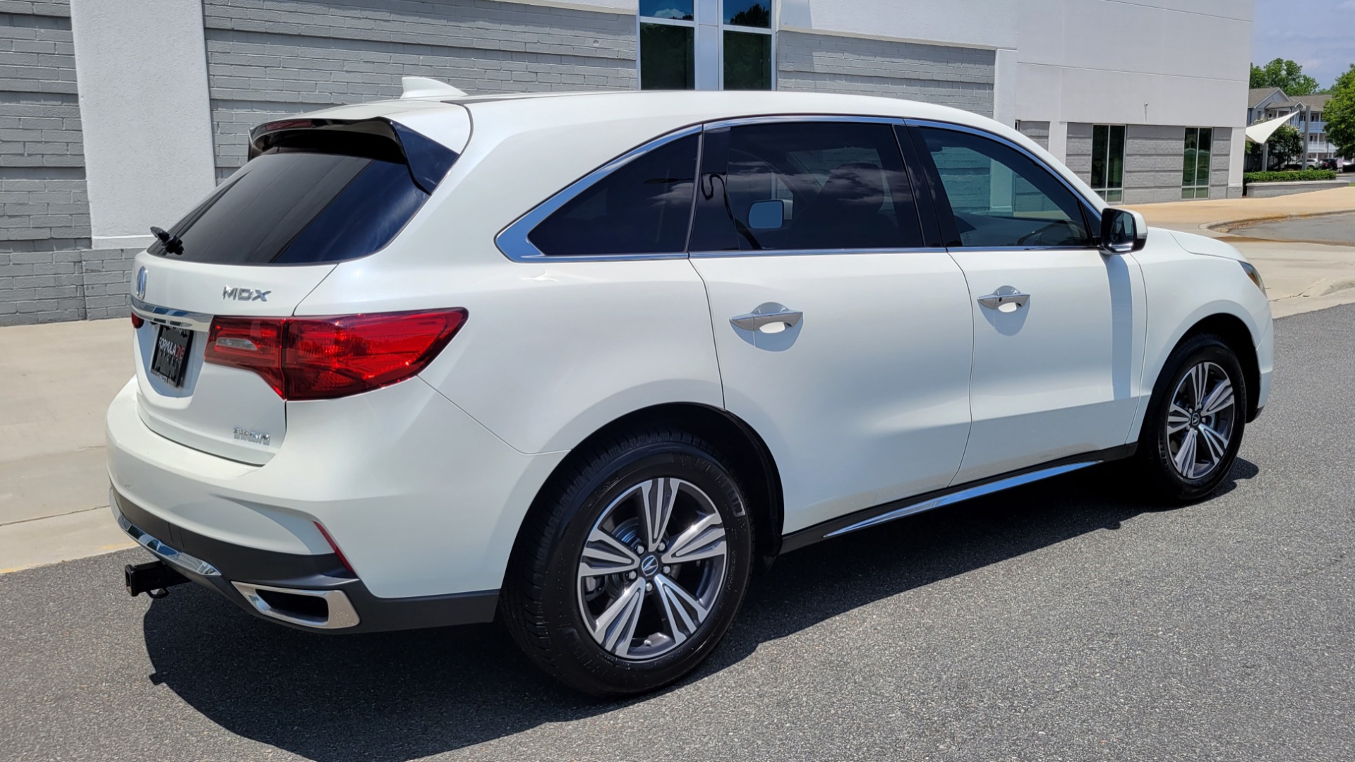 Used 2017 Acura MDX SH-AWD / 3.5L V6 / 9-SPD AUTO / SUNROOF / 3-ROW / CAMERA for sale $29,495 at Formula Imports in Charlotte NC 28227 8